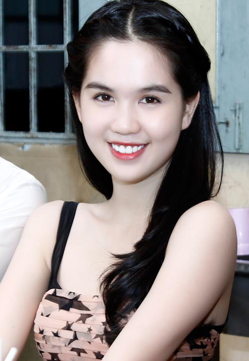 C&ocirc; b&eacute; mặc &aacute;o d&agrave;i trắng qu&ecirc; Vĩnh Long lớn l&ecirc;n th&agrave;nh mỹ nh&acirc;n cực hot: Ở biệt thự 50 tỷ, y&ecirc;u đương l&agrave; ẩn số  - Ảnh 4.