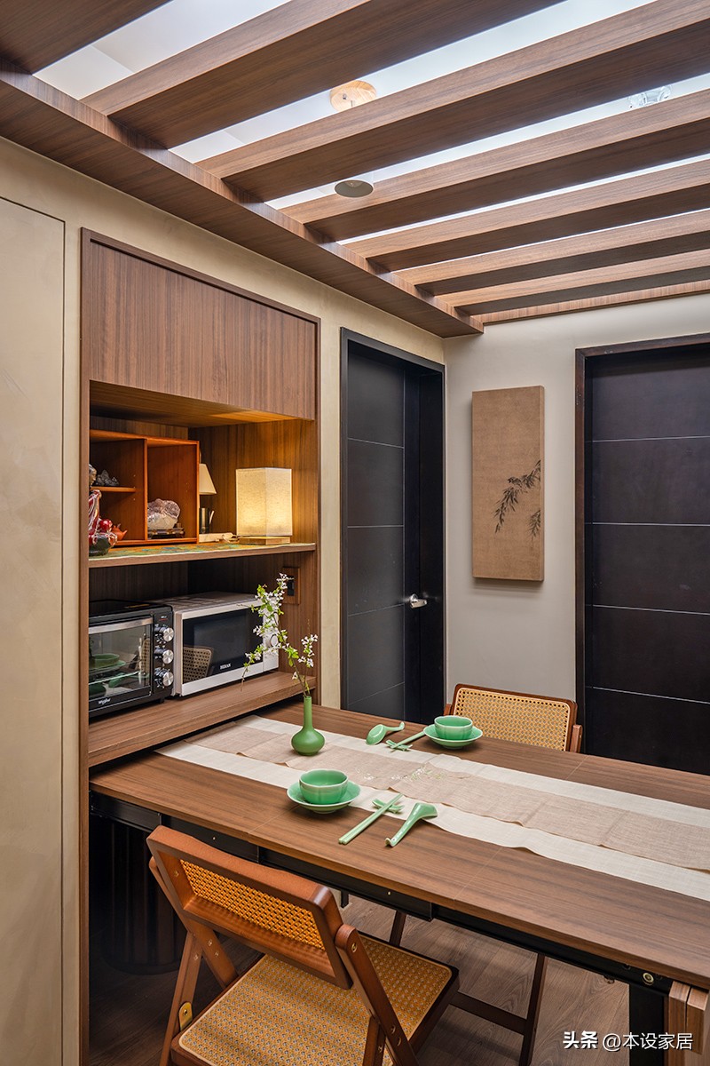 Căn hộ 46m&sup2; xuống cấp của đ&ocirc;i vợ chồng trung ni&ecirc;n được cải tạo th&agrave;nh kh&ocirc;ng gian 3 ph&ograve;ng: C&aacute;ch tận dụng từng m&eacute;t vu&ocirc;ng khiến nhiều người bất ngờ - Ảnh 6.
