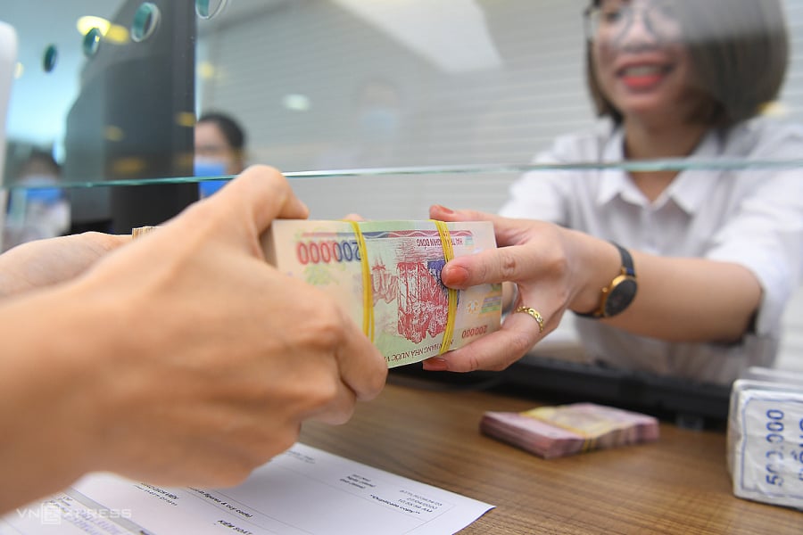 Lời khuy&ecirc;n cho người th&iacute;ch gửi tiết kiệm kỳ hạn ngắn: Linh hoạt hơn nhưng đừng bỏ qua 2 rủi ro n&agrave;y - Ảnh 1.