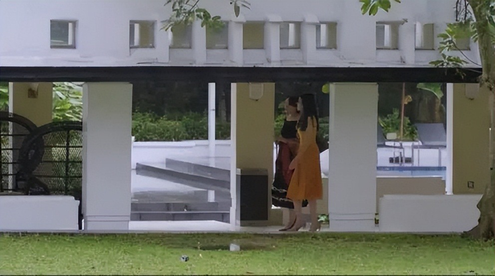 Cận cảnh dinh thự 6 . 000 M&sup2; của Hồ Tịnh: Cuộc sống như c&ocirc;ng ch&uacute;a b&ecirc;n người thừa kế tập đo&agrave;n tang lễ - Ảnh 13.