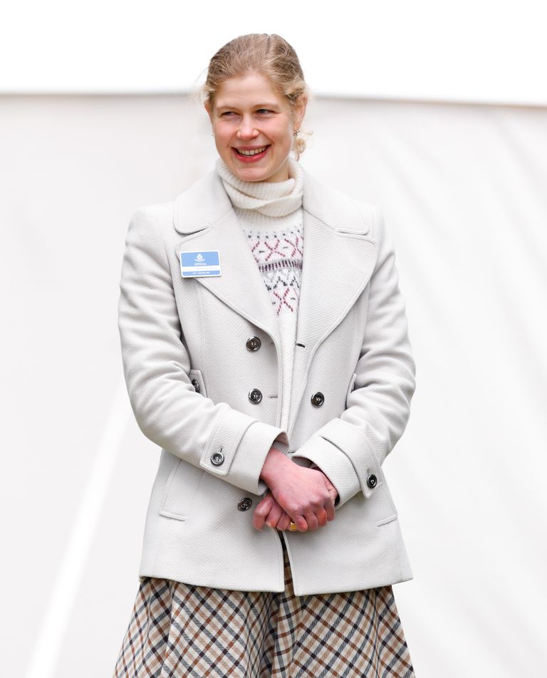 Lady Louise Windsor thừa hưởng t&agrave;i lẻ từ mẹ- Ảnh 2.