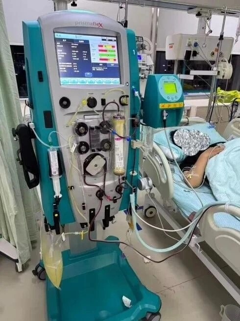 Ph&aacute;t hiện nguy&ecirc;n nh&acirc;n đau bụng của người phụ nữ 38 tuổi do th&oacute;i quen ăn uống - Ảnh 1.