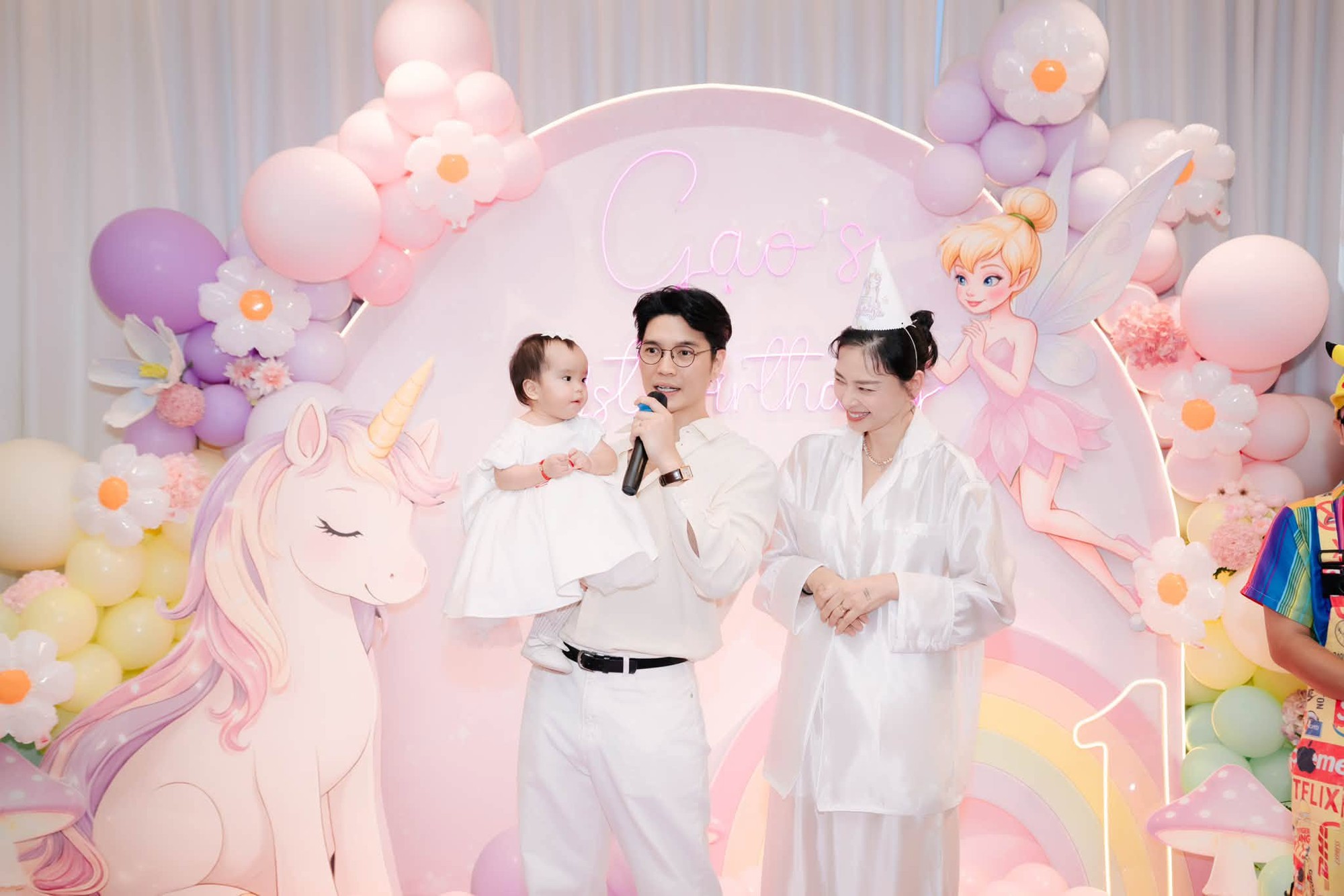 Con g&aacute;i Ng&ocirc; Thanh V&acirc;n vừa bập bẹ tập n&oacute;i đ&atilde; nhớ hết t&ecirc;n 10 &ldquo;bạn th&acirc;n&rdquo; trong nh&agrave; - Ảnh 6.