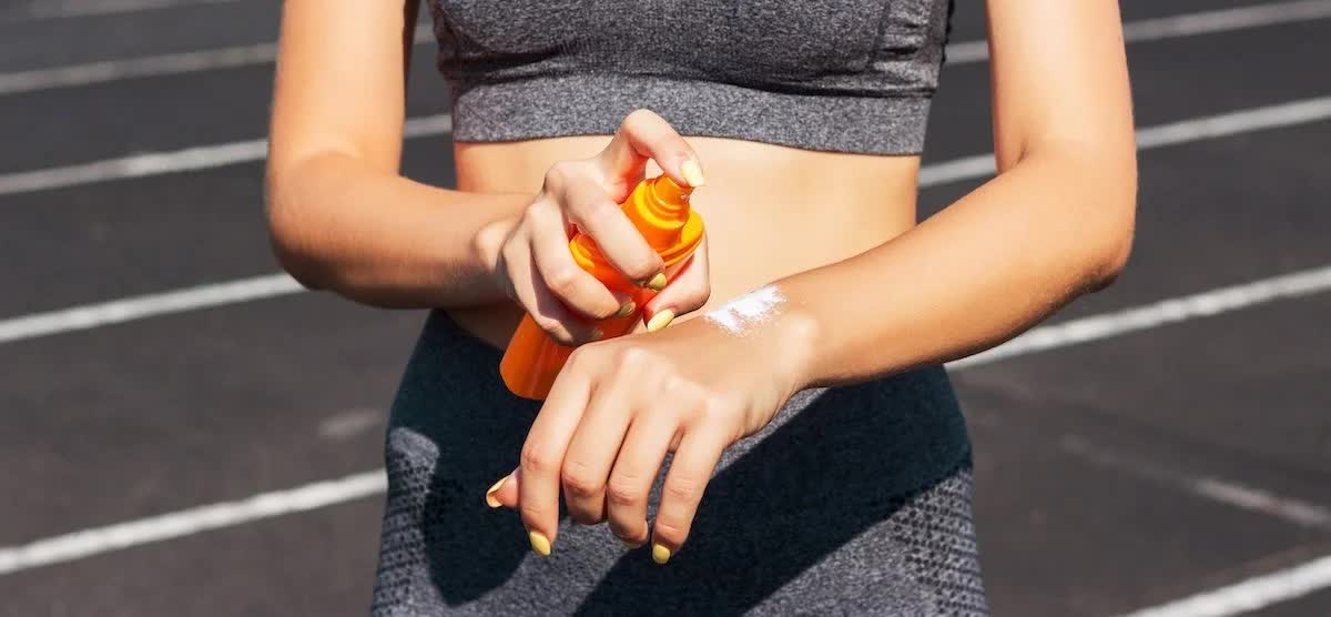 Bỏ qua kem chống nắng, kh&ocirc;ng chỉ khiến l&agrave;n da nhanh l&atilde;o h&oacute;a m&agrave; cuộc sống của bạn c&ograve;n c&oacute; thể ảnh hưởng thế n&agrave;y - Ảnh 3.