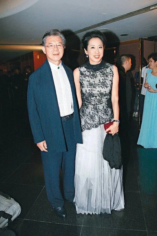 Chu Linh Linh và sự cuốn hút của phỉ thúy cho phụ nữ tuổi 40 trong năm 2026 - Ảnh 6. Chu Linh Linh và sự cuốn hút của phỉ thúy cho phụ nữ tuổi 40 trong năm 2026 - Ảnh 6.
