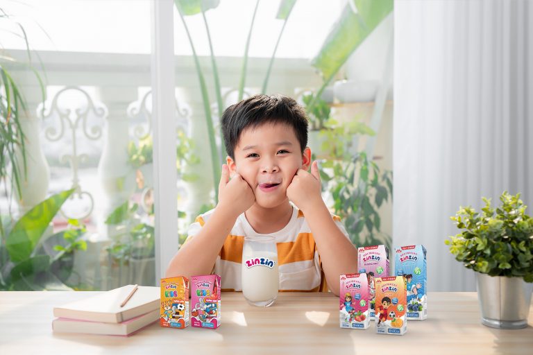 ZinZin đ&aacute;nh dấu h&agrave;nh tr&igrave;nh 20 năm: Từ k&yacute; ức &ldquo;Bay cao n&agrave;o, nhảy cao n&agrave;o&hellip;&rdquo; đến c&acirc;u chuyện 2 thế hệ được tiếp nối - Ảnh 1.