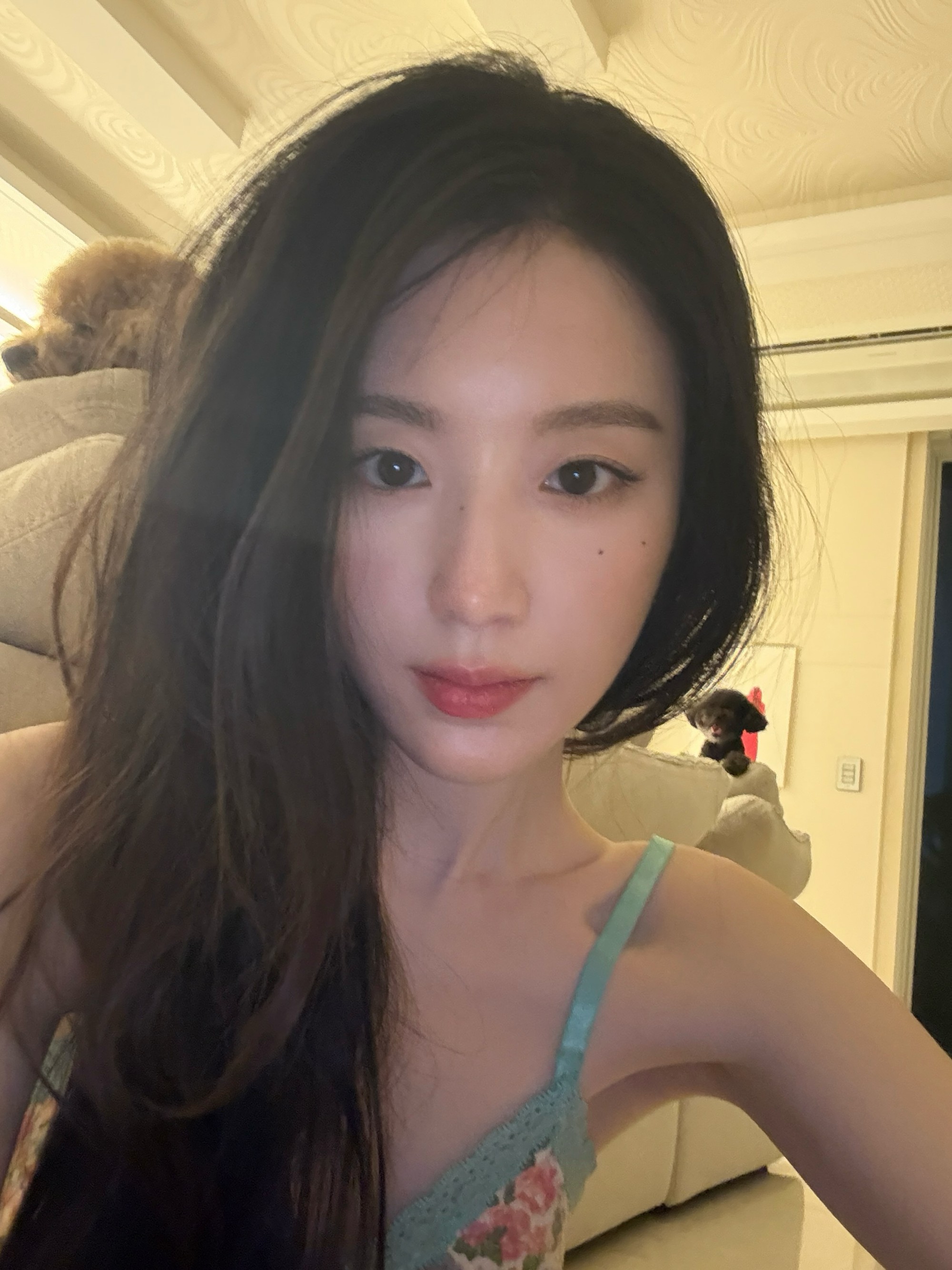Nhan sắc tựa nữ thần của Shuhua khiến triệu người xao xuyến giữa phố năm 2026 - Ảnh 10.