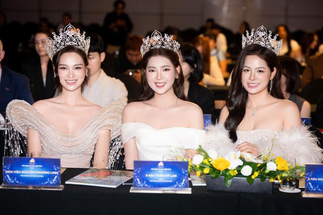 Hoa hậu Ngọc Hân, NSƯT Việt Anh ngồi ghế nóng Hoa hậu Du lịch Việt Nam - Ảnh 4. Hoa hậu Ngọc Hân, NSƯT Việt Anh ngồi ghế nóng Hoa hậu Du lịch Việt Nam - Ảnh 4.