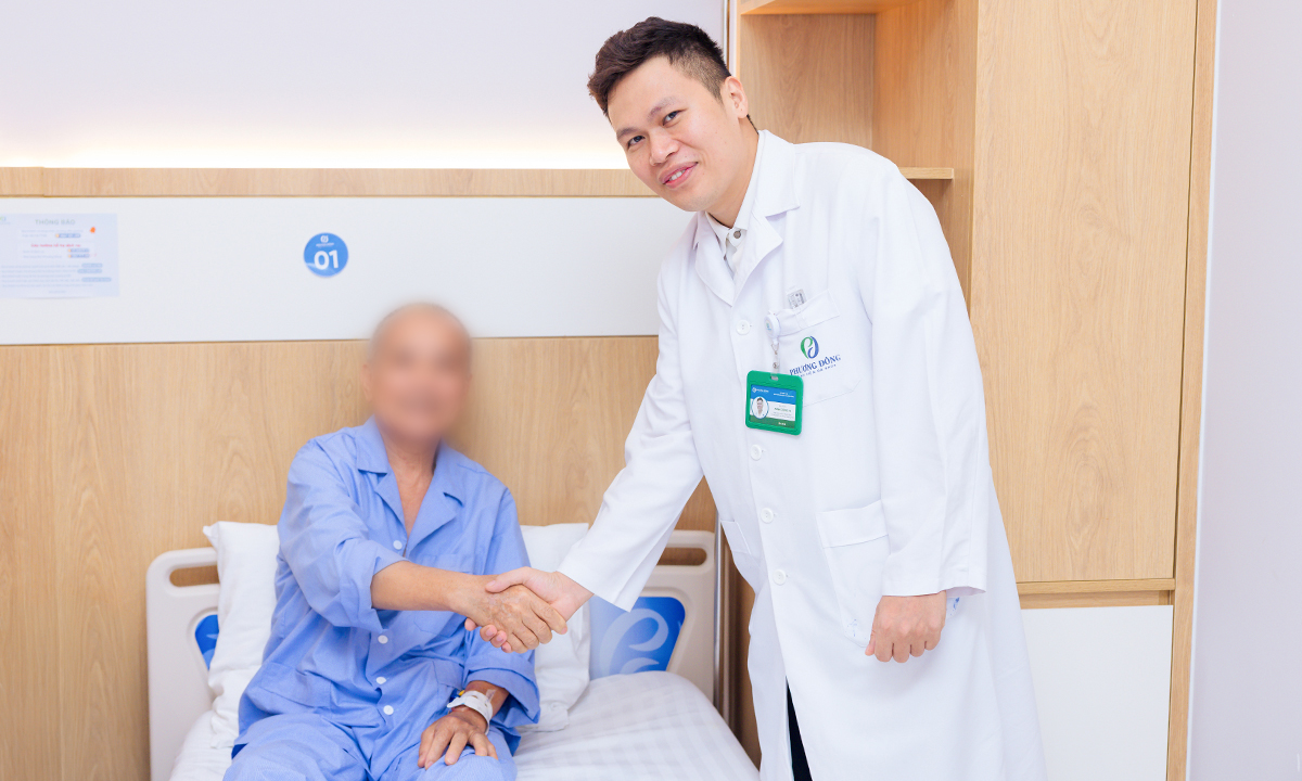 Xử tr&iacute; ung thư t&uacute;i tinh hiếm gặp: Khối u x&acirc;m lấn nhiều cơ quan - Ảnh 2.