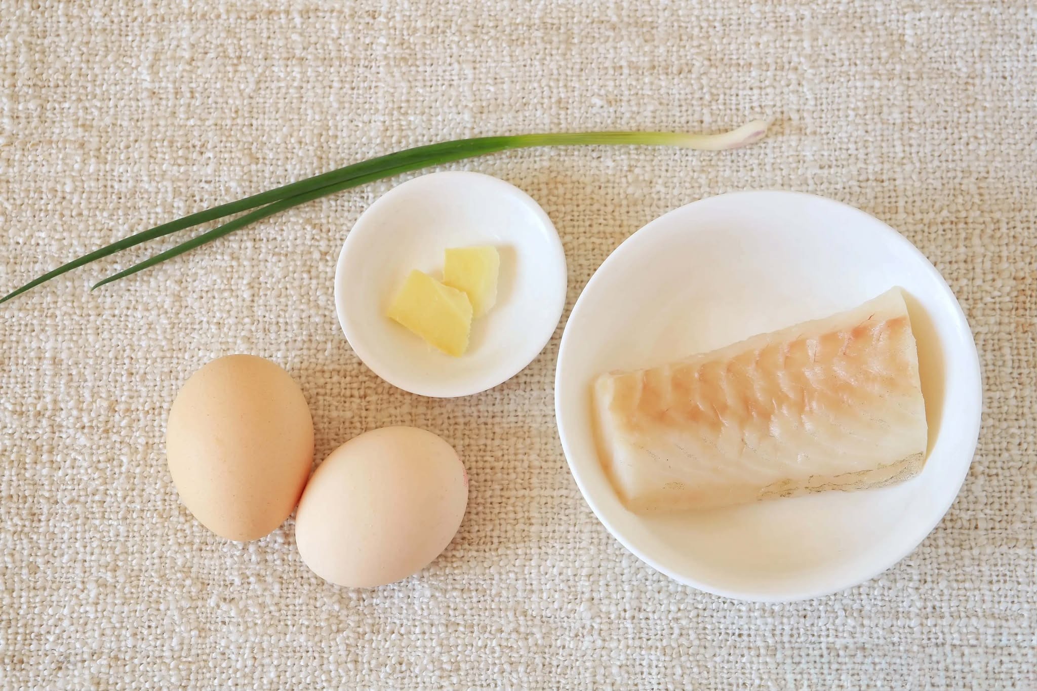 Chỉ th&ecirc;m một nguy&ecirc;n liệu n&agrave;y, m&oacute;n trứng hấp đơn giản bỗng biến th&agrave;nh tuyệt vạn người m&ecirc; - Ảnh 2.
