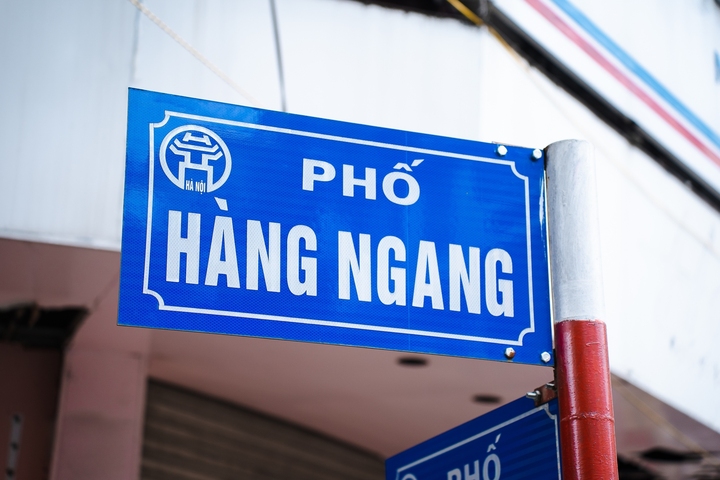 Phố Hàng Ngang Hà Nội ngày xưa bán gì? khám phá lịch sử và văn hóa - Ảnh 1. Phố Hàng Ngang Hà Nội ngày xưa bán gì? khám phá lịch sử và văn hóa - Ảnh 1.