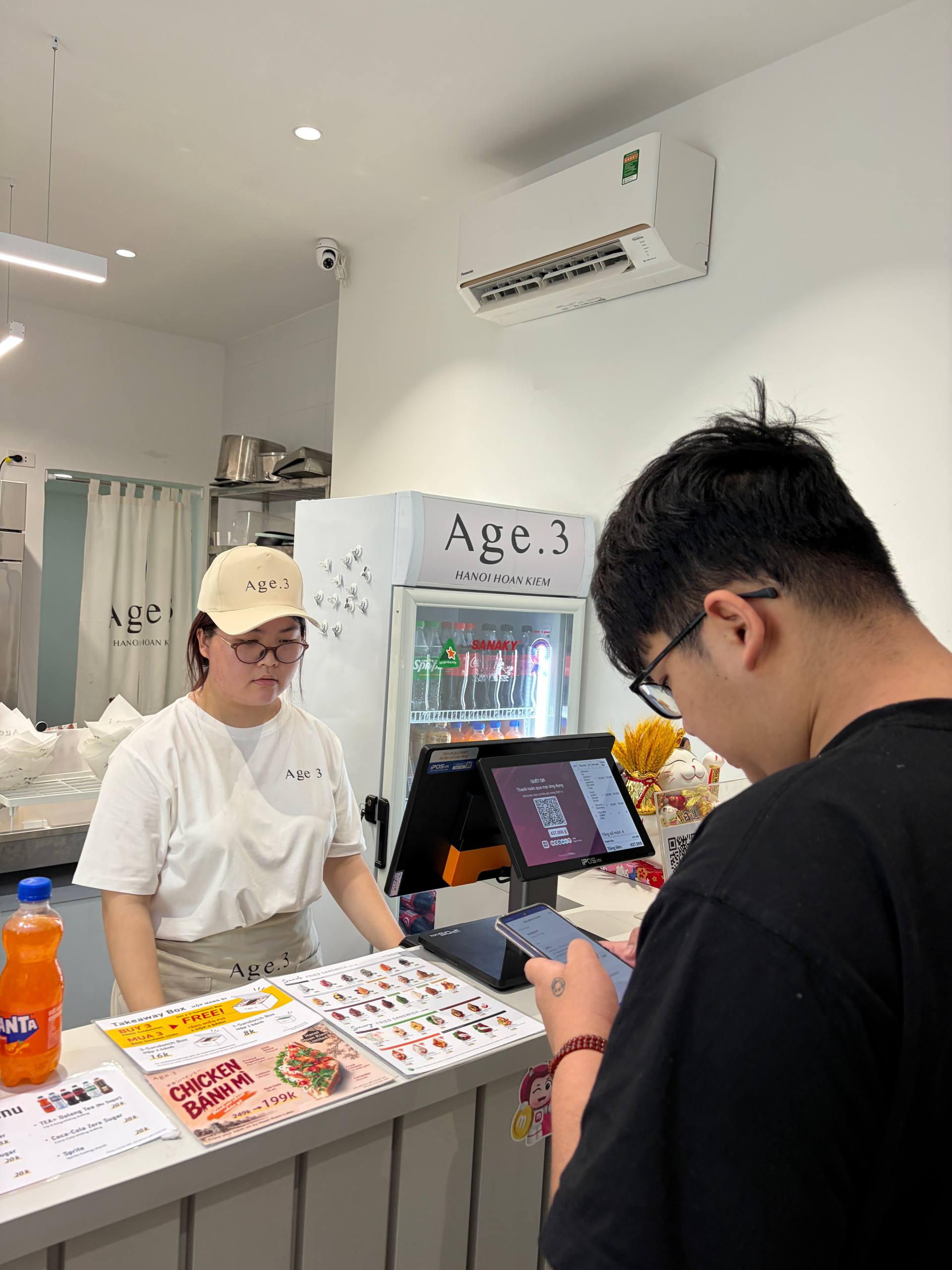B&aacute;nh sandwich chi&ecirc;n Age . 3: Trải nghiệm vị ngon đ&aacute;ng chờ đợi giữa l&ograve;ng H&agrave; Nội - Ảnh 5.