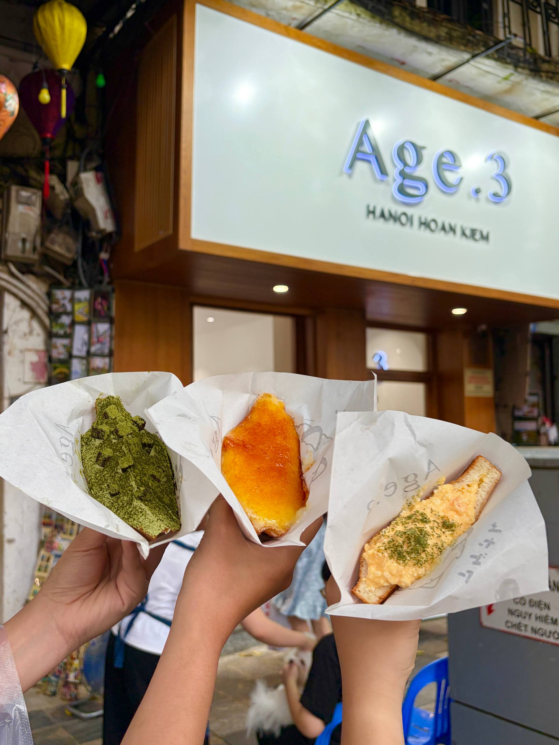 B&aacute;nh sandwich chi&ecirc;n Age . 3: Trải nghiệm vị ngon đ&aacute;ng chờ đợi giữa l&ograve;ng H&agrave; Nội - Ảnh 11.