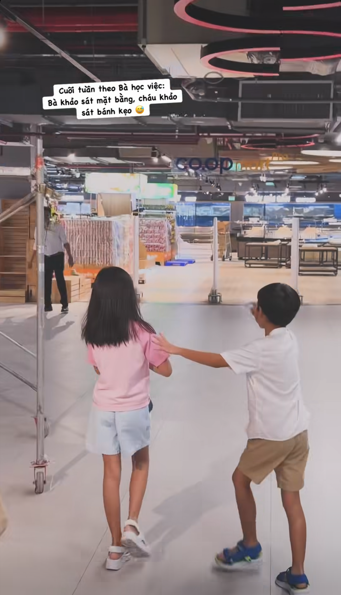 Cảnh đời hiếm thấy của mẹ chồng Đặng Thu Thảo b&ecirc;n c&aacute;c ch&aacute;u trong cuối tuần - Ảnh 2.