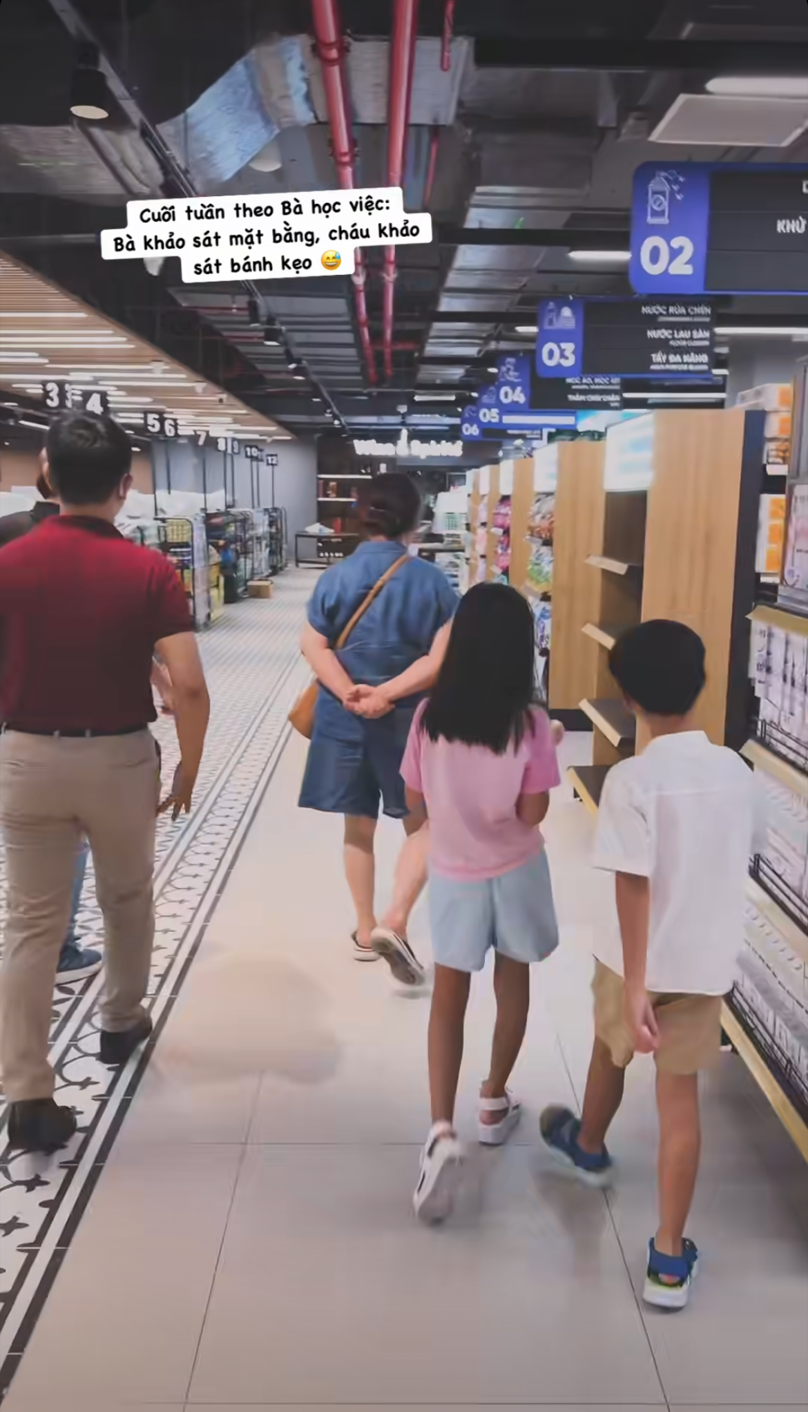 Cảnh đời hiếm thấy của mẹ chồng Đặng Thu Thảo b&ecirc;n c&aacute;c ch&aacute;u trong cuối tuần - Ảnh 3.