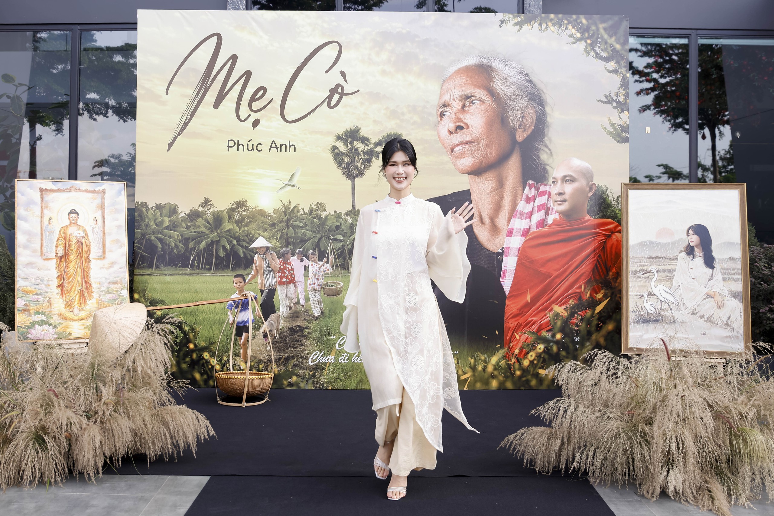 Gallery - Phúc Anh lần đầu làm đạo diễn, kể chuyện người mẹ nuôi 4 con một mình trong Mẹ Cò - image 1