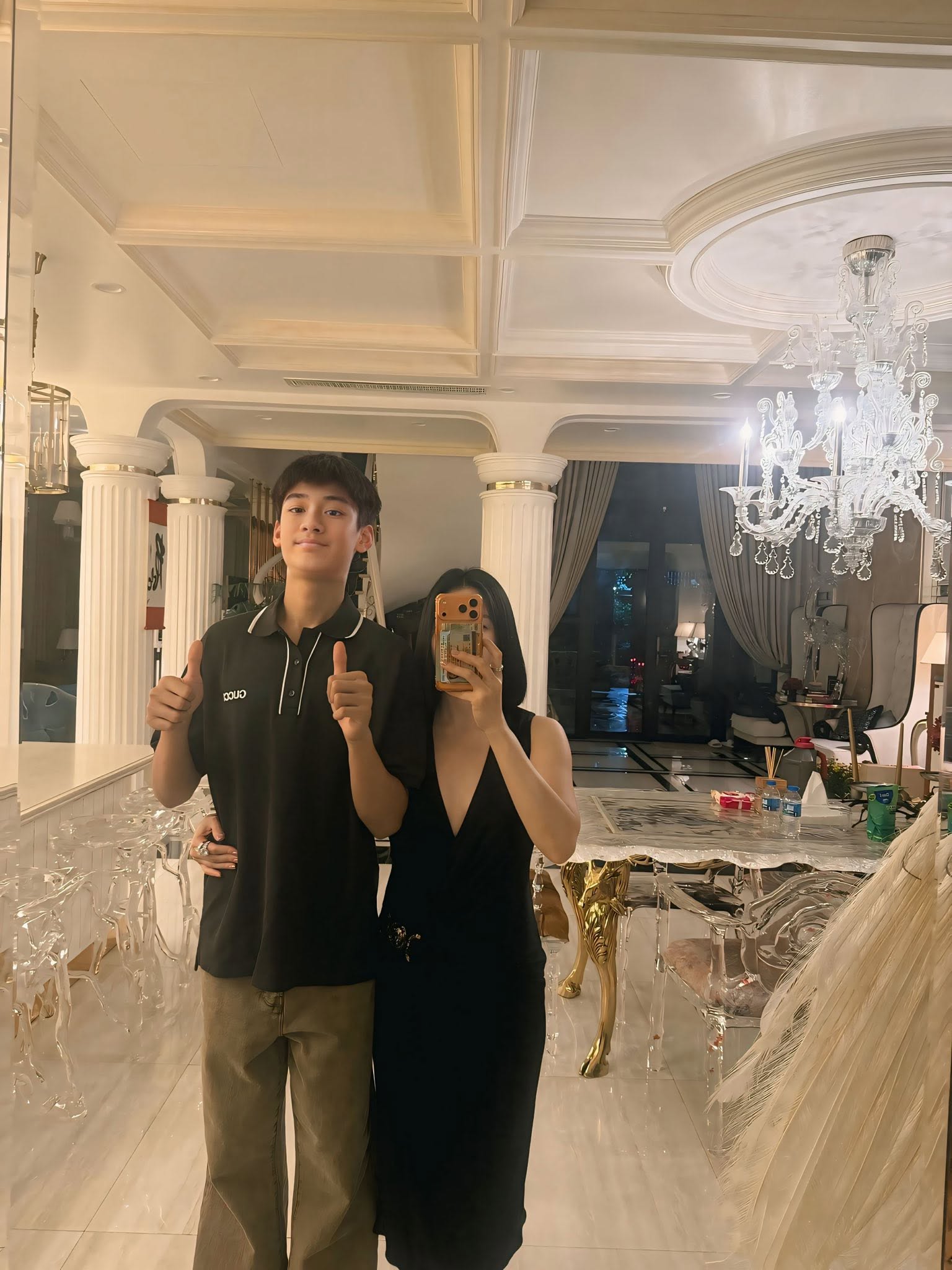 Con trai 15 tuổi điển trai như t&agrave;i tử, cao hơn mẹ 1 c&aacute;i đầu, Lệ Quy&ecirc;n chỉ mong &ldquo;mẹ được l&agrave; người bạn th&acirc;n nhất của con&rdquo; - Ảnh 5.