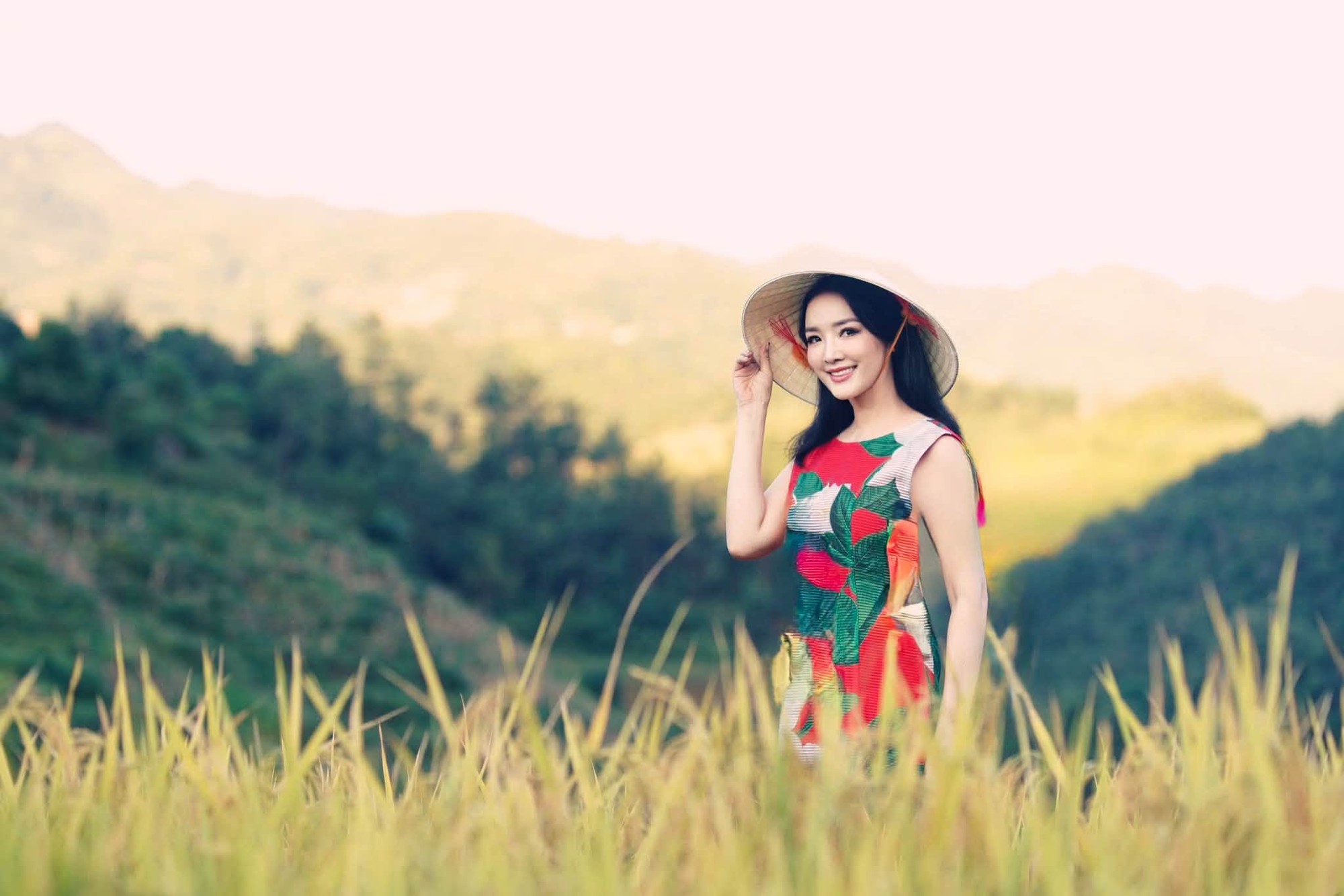 Hoa hậu Gi&aacute;ng My kh&aacute;m ph&aacute; M&ugrave; Cang Chải m&ugrave;a v&agrave;ng đẹp như trong phim 2026 - Ảnh 17.