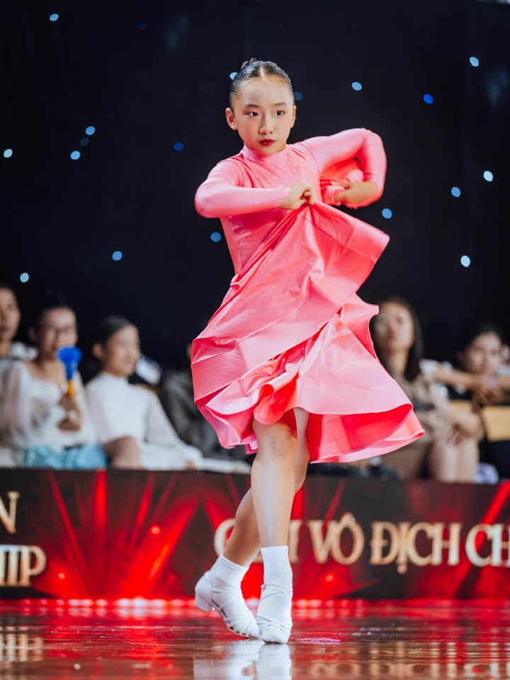 Chiêu Thư: Sao nhí tài năng chuyên "săn" giải quán quân, 11 tuổi liên tiếp chinh phục các đấu trường trong nước lẫn quốc tế- Ảnh 14.
