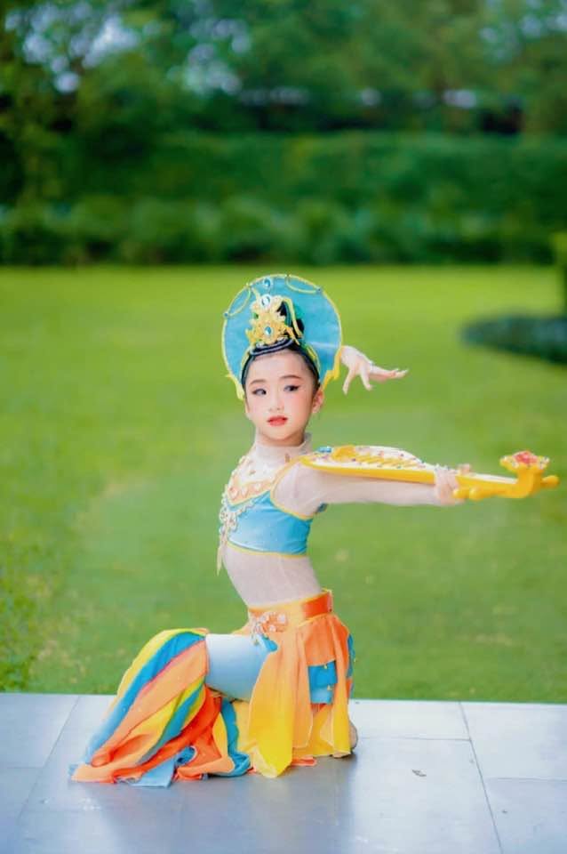 Chiêu Thư: Sao nhí tài năng chuyên "săn" giải quán quân, 11 tuổi liên tiếp chinh phục các đấu trường trong nước lẫn quốc tế- Ảnh 7.
