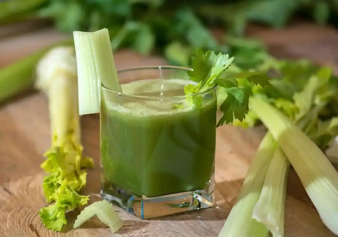 Những loại rau n&agrave;o th&iacute;ch hợp để l&agrave;m nước &eacute;p rau củ giảm c&acirc;n?  - Ảnh 4.