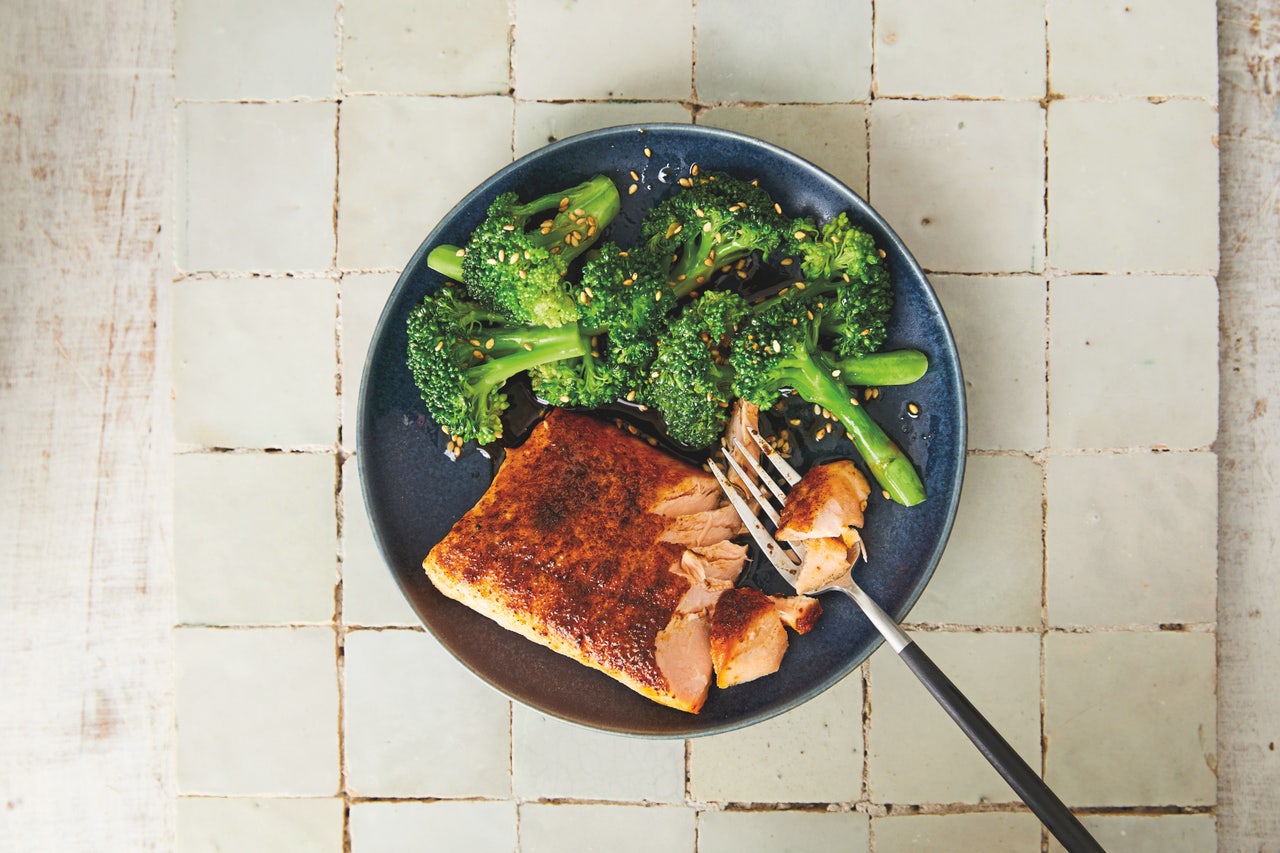 Ngo&agrave;i rụng t&oacute;c, m&oacute;ng gi&ograve;n, đ&acirc;y l&agrave; 3 dấu hiệu cảnh b&aacute;o cơ thể c&oacute; thể đang thiếu protein - Ảnh 5.