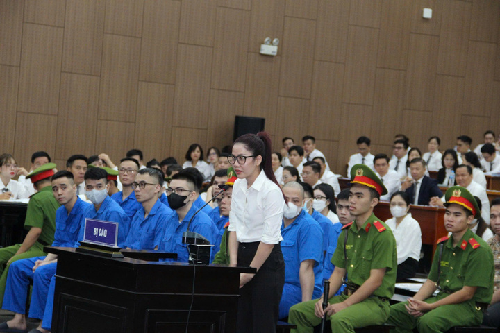 Bạn g&aacute;i Mr Pips giữ t&agrave;i sản ngh&igrave;n tỷ nhưng bố mẹ vẫn l&agrave;m ruộng mưu sinh - Ảnh 2.
