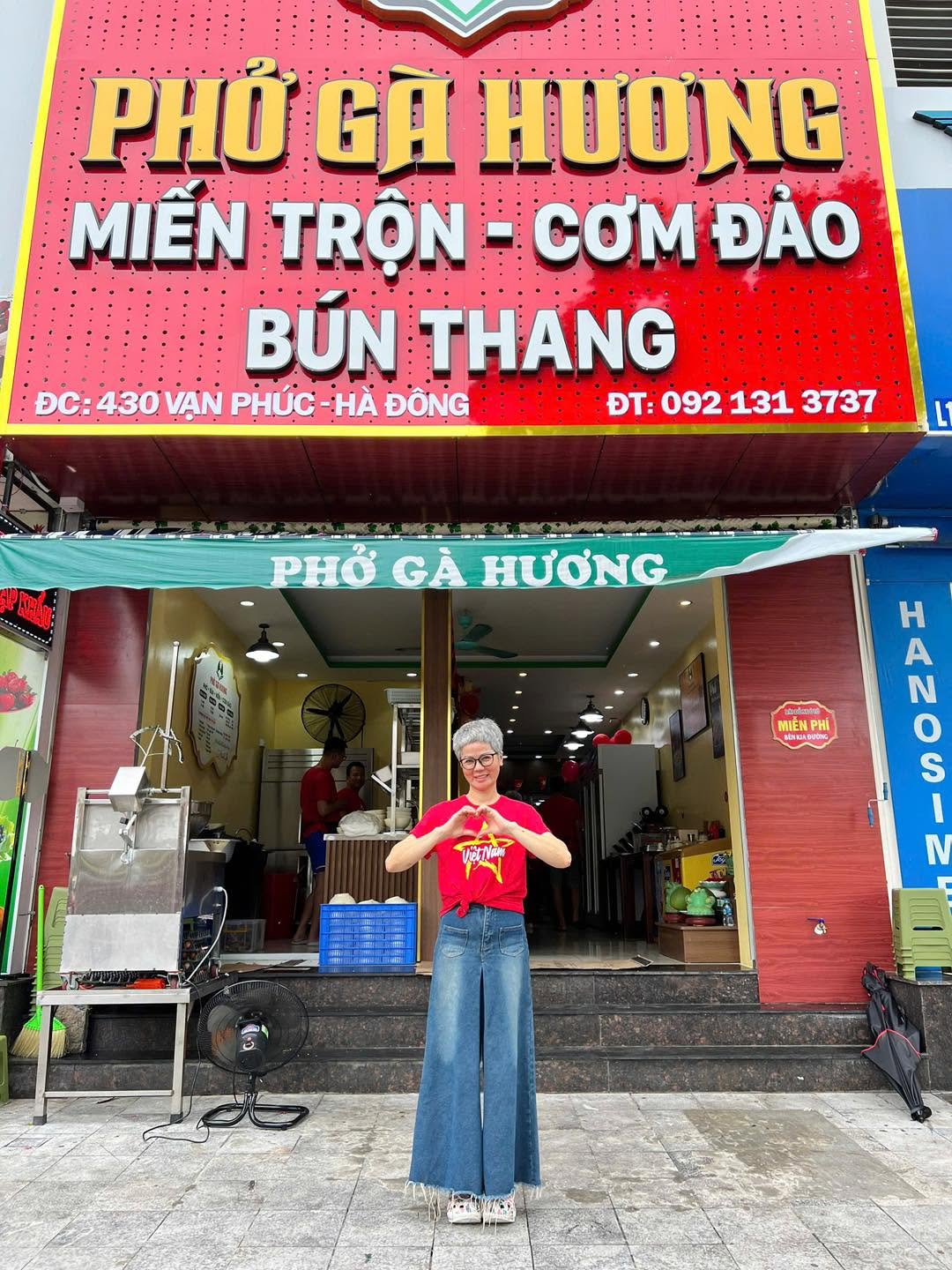 Kh&aacute;m ph&aacute; phở g&agrave; Hương ở Vạn Ph&uacute;c: Quy tr&igrave;nh đảm bảo an to&agrave;n thực phẩm - Ảnh 3.