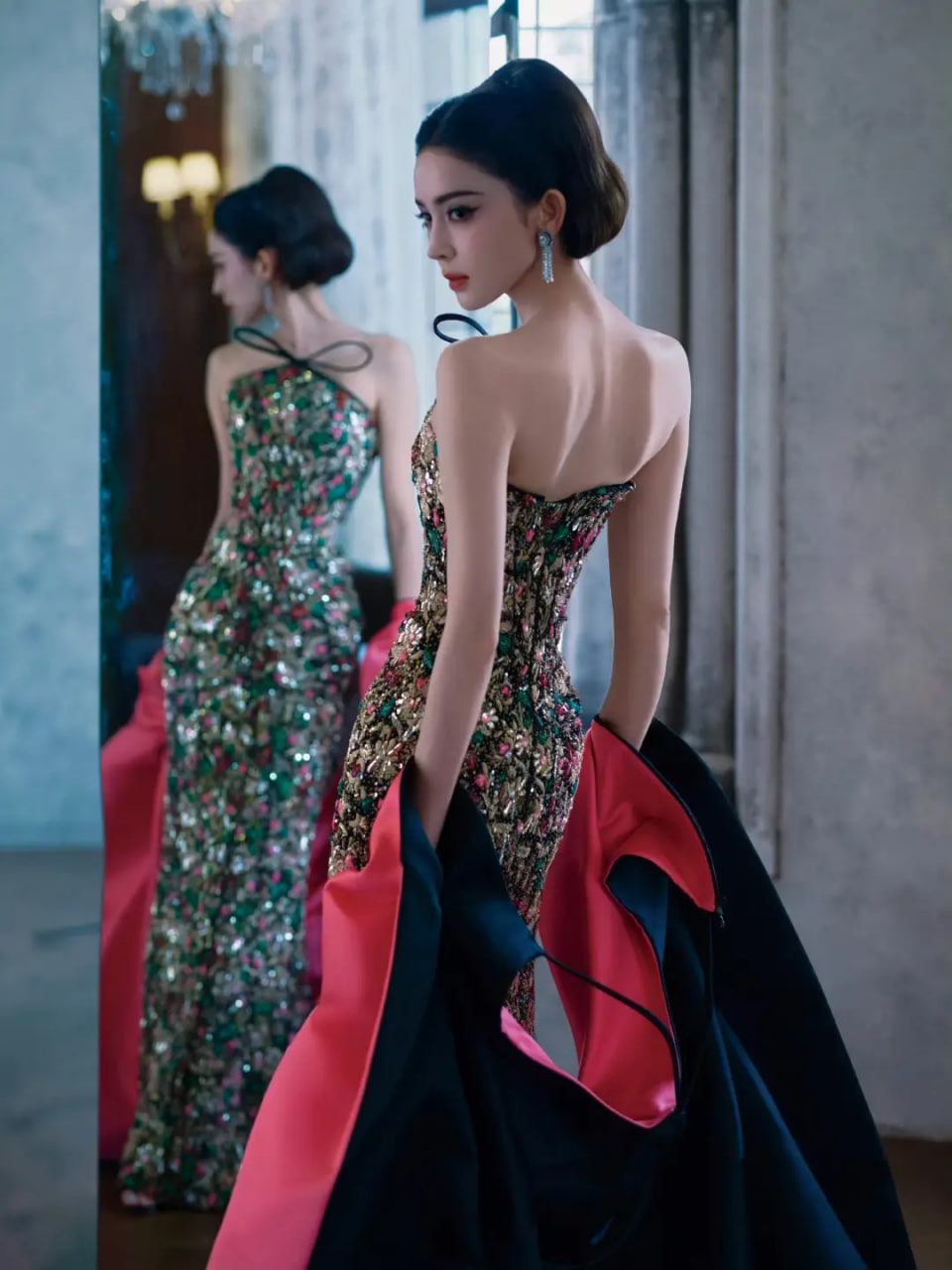Cổ Lực Na Tr&aacute;t khiến Bạch Lộc v&agrave; c&aacute;c mỹ nh&acirc;n kh&aacute;c ngại đứng cạnh tại Vogue 2026 - Ảnh 8.