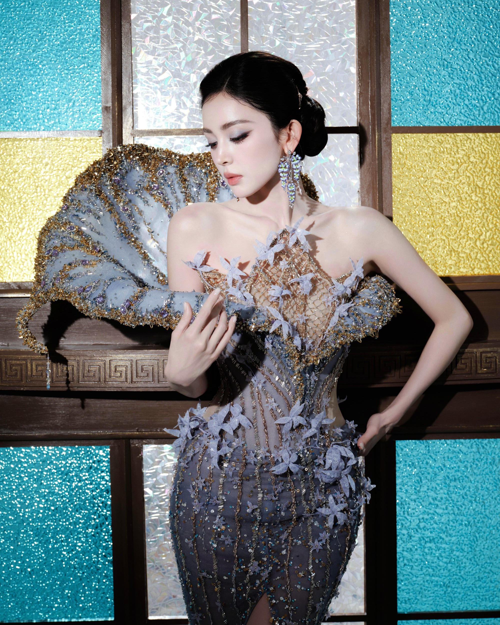Cổ Lực Na Tr&aacute;t khiến Bạch Lộc v&agrave; c&aacute;c mỹ nh&acirc;n kh&aacute;c ngại đứng cạnh tại Vogue 2026 - Ảnh 11.
