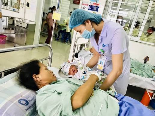 Sau sinh, 2 câu hỏi của bác sĩ khiến nhiều mẹ xấu hổ muốn chui xuống đất, nhưng hãy nhớ nhất định phải trả lời chính xác - Ảnh 1.