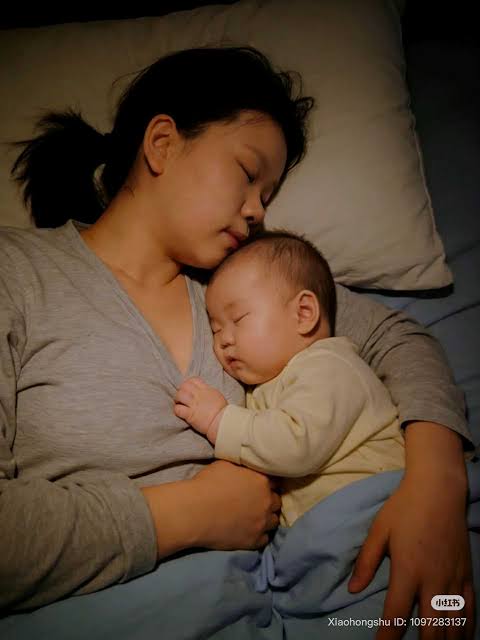 Thật ra sau sinh, người mẹ cần phải học nhất là cách