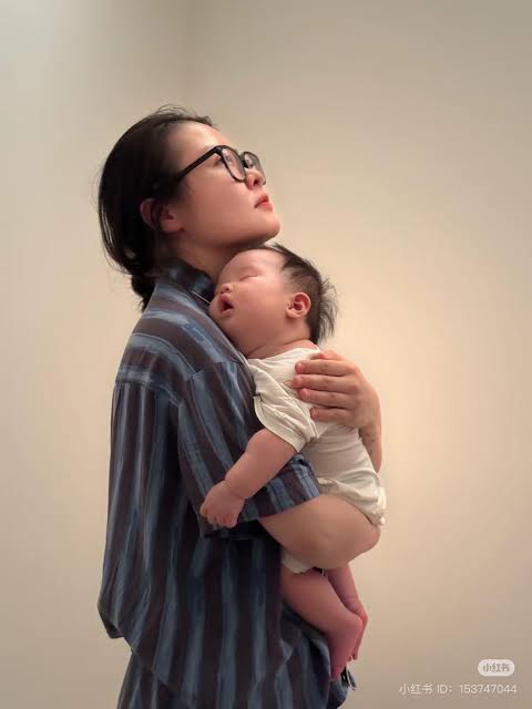 Thật ra sau sinh, người mẹ cần phải học nhất là cách