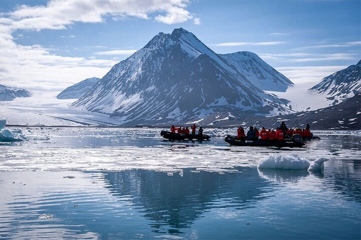 Kỳ lạ quy định cấm qua đời ở Longyearbyen: Thị trấn đẹp như cõi tiên - Ảnh 1.