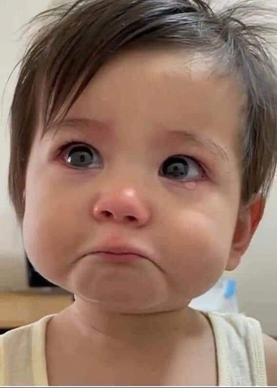 Con vừa bị nhắc đã khóc, đừng vội mắng “yếu đuối”, cha mẹ cần nhìn lại mình trước - Ảnh 1.