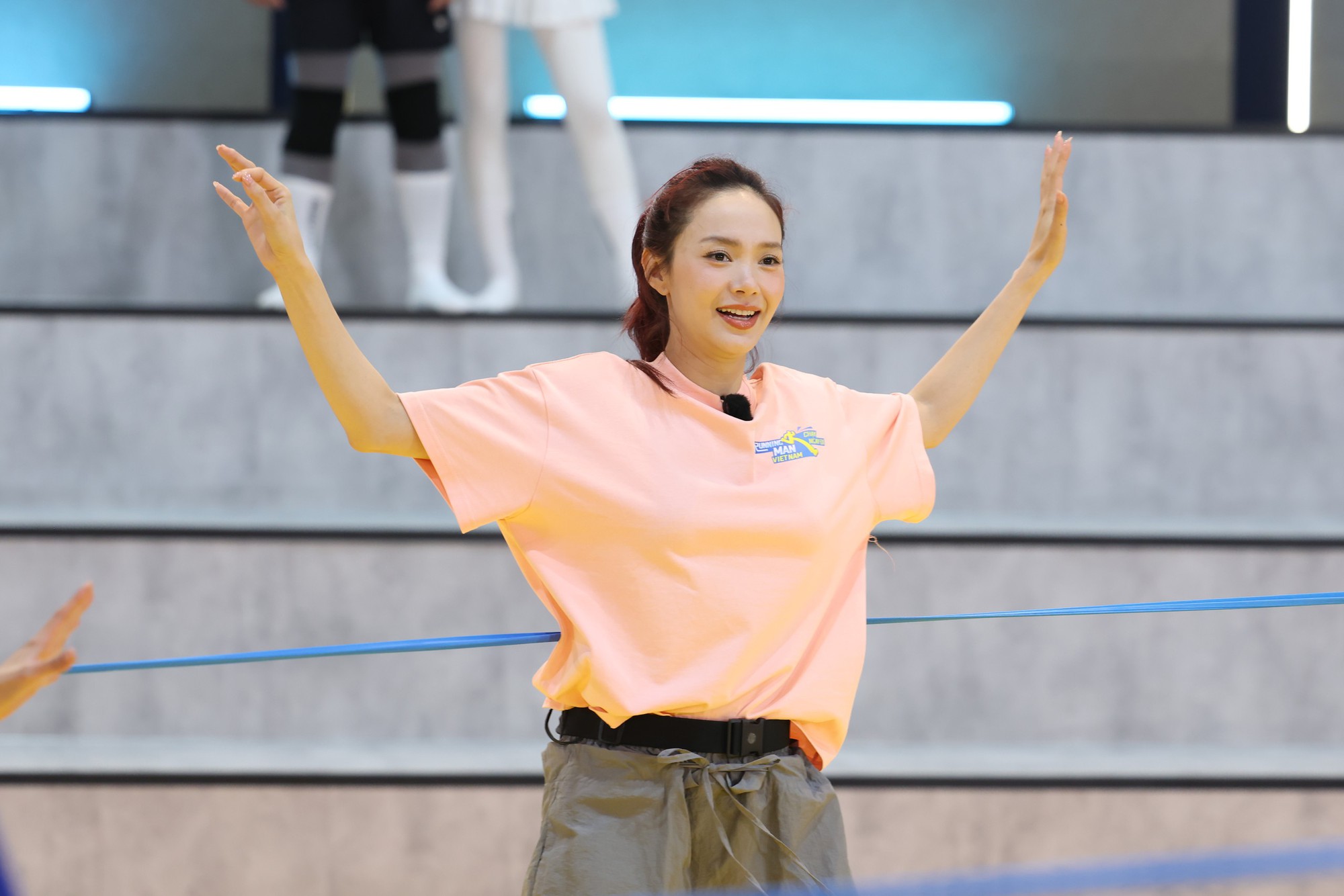 C&ocirc; g&aacute;i khiến d&agrave;n sao Running Man Vietnam kh&oacute;c nức nở: Nhan sắc g&acirc;y thương nhớ, danh t&iacute;nh c&agrave;ng bất ngờ - Ảnh 6.