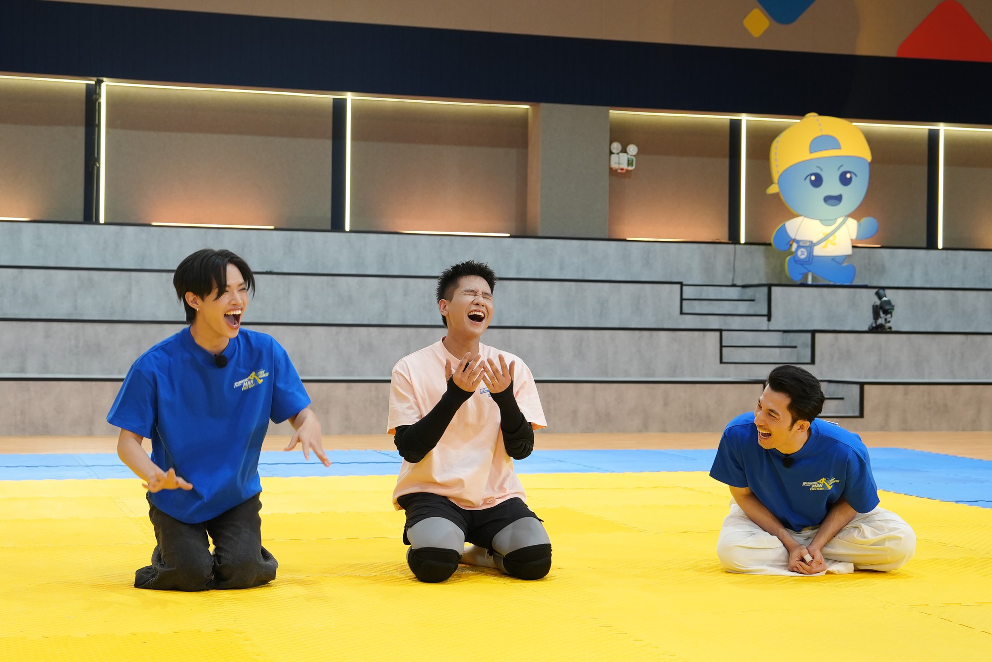 C&ocirc; g&aacute;i khiến d&agrave;n sao Running Man Vietnam kh&oacute;c nức nở: Nhan sắc g&acirc;y thương nhớ, danh t&iacute;nh c&agrave;ng bất ngờ - Ảnh 7.