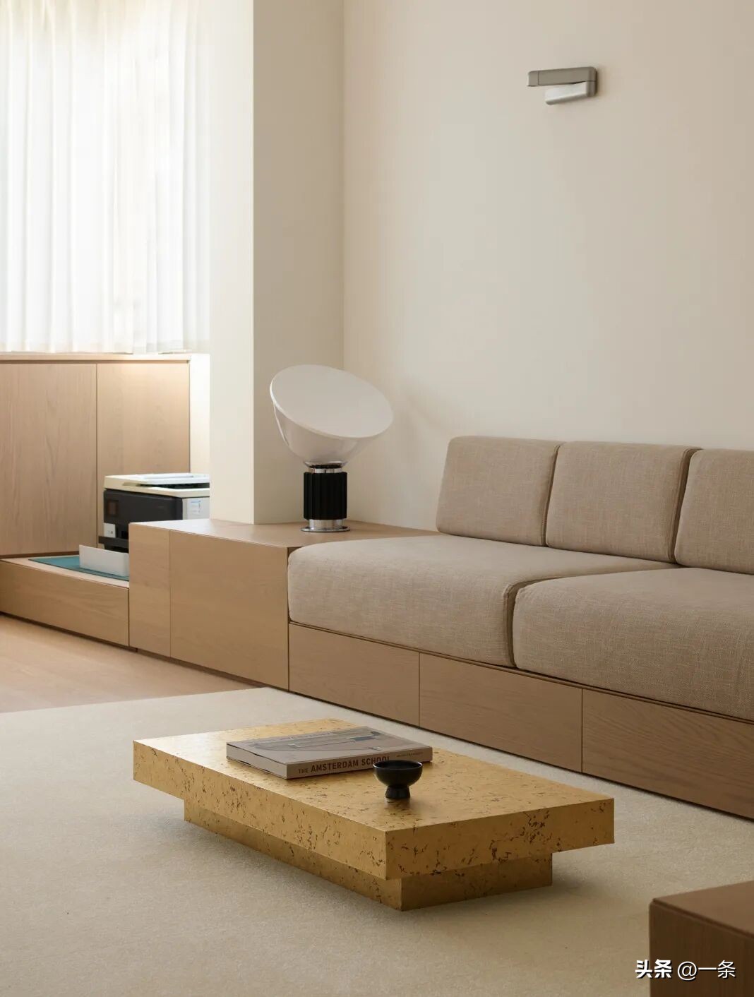 40 tuổi, nữ kiến trúc sư cải tạo căn hộ 170m² chỉ để phục vụ một người: Nhìn bên trong mới hiểu vì sao cô nói