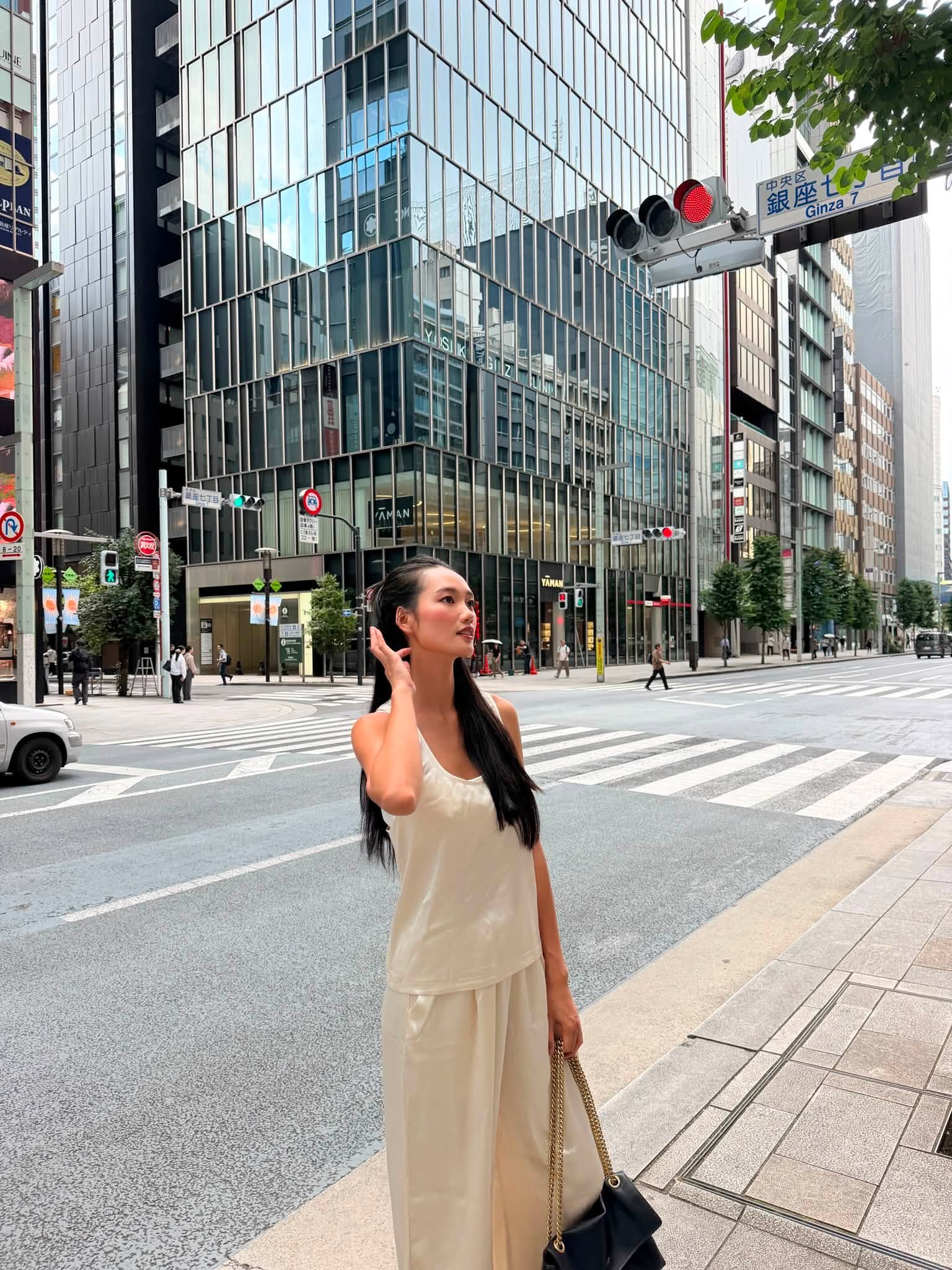 Nguyễn Quỳnh Anh tỏa s&aacute;ng với gu thời trang đẹp , đăng quang Miss Universe Vietnam 2026 - Ảnh 5.