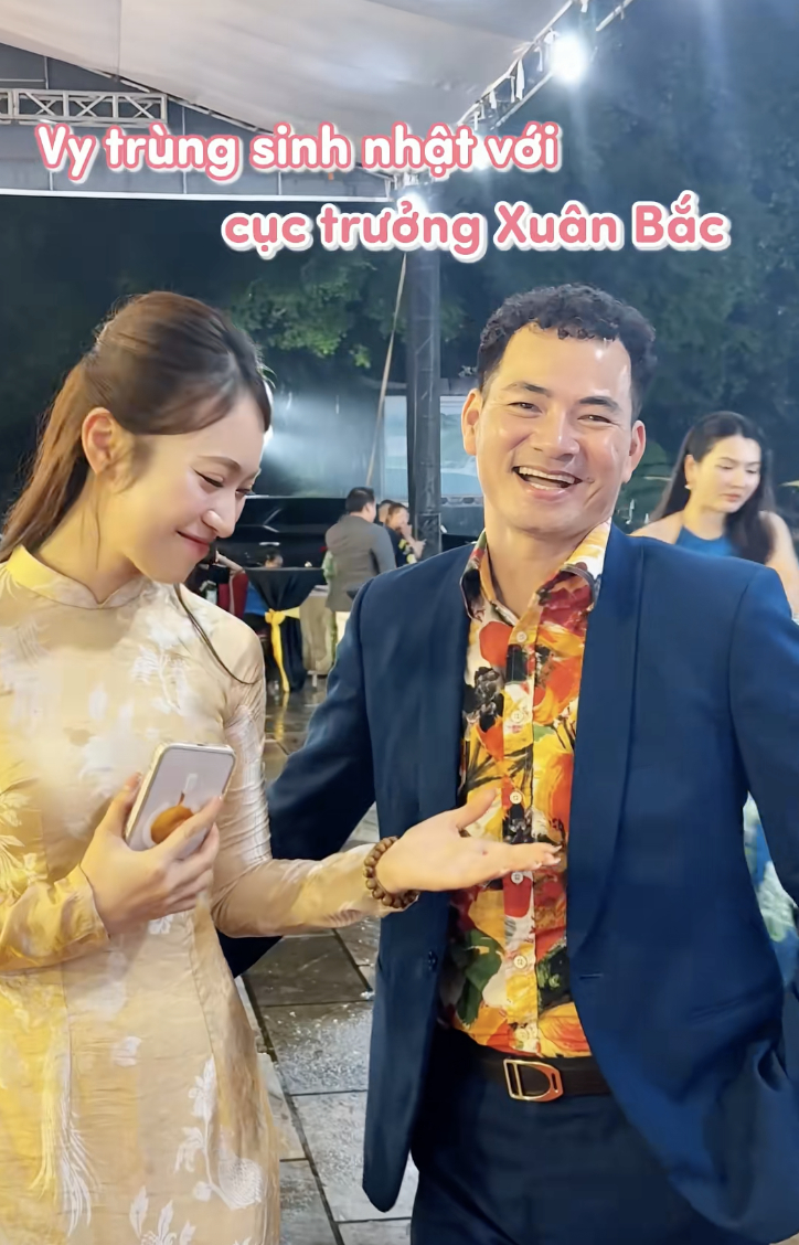 Mối li&ecirc;n hệ đặc biệt giữa MC Kh&aacute;nh Vy v&agrave; Cục trưởng Xu&acirc;n Bắc g&acirc;y ch&uacute; &yacute; năm 2026 - Ảnh 1.