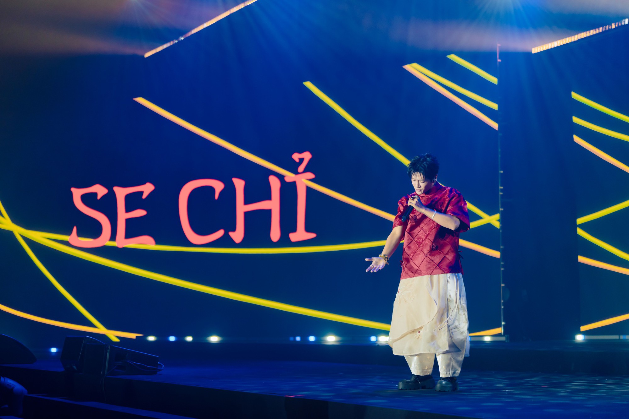 Nh&igrave;n lại những m&agrave;n tr&igrave;nh diễn tại Gala Better Choice Awards 2026: Khi &acirc;m nhạc, &aacute;nh s&aacute;ng v&agrave; c&ocirc;ng nghệ c&ugrave;ng vượt qua giới hạn - Ảnh 17.