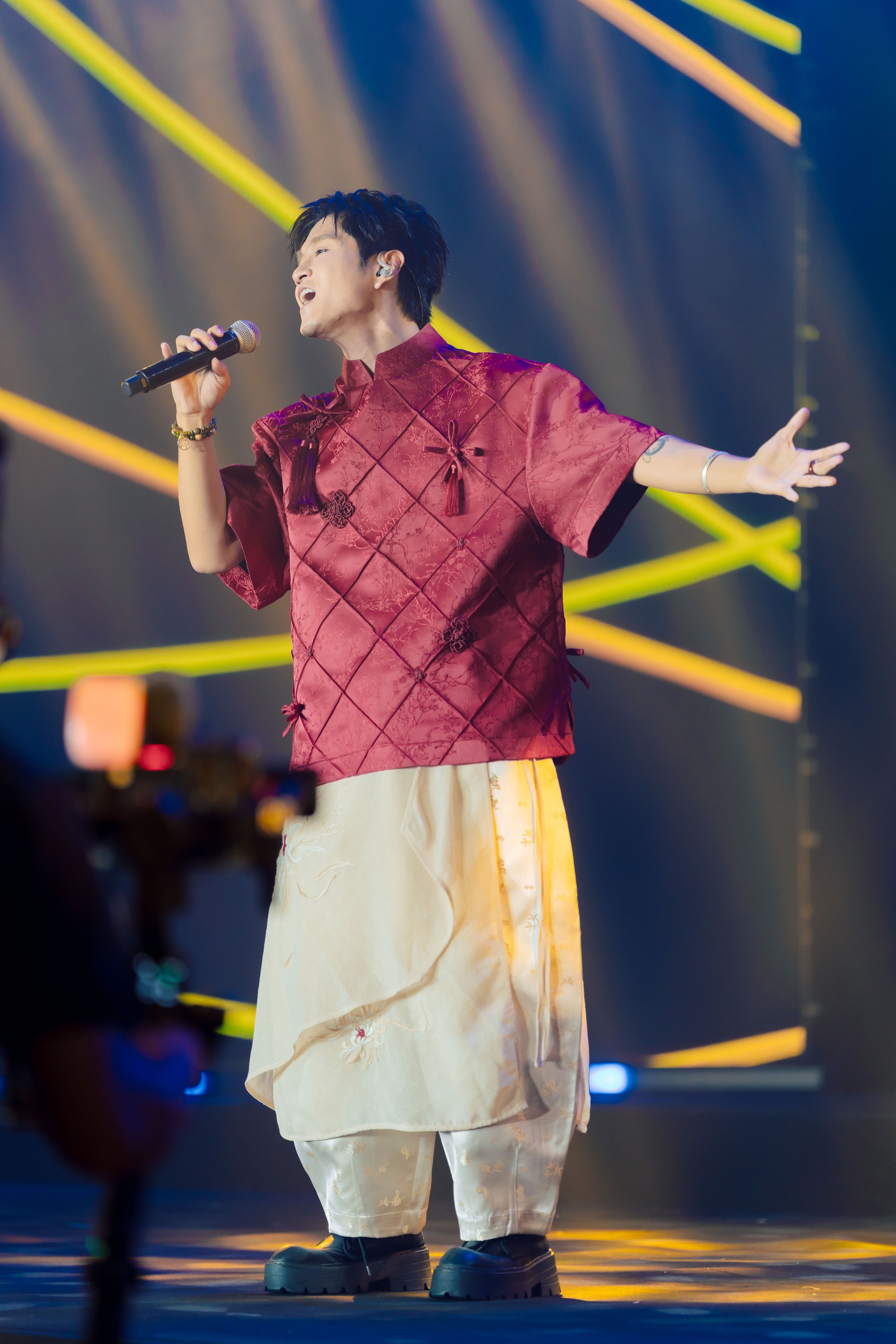 Nh&igrave;n lại những m&agrave;n tr&igrave;nh diễn tại Gala Better Choice Awards 2026: Khi &acirc;m nhạc, &aacute;nh s&aacute;ng v&agrave; c&ocirc;ng nghệ c&ugrave;ng vượt qua giới hạn - Ảnh 18.