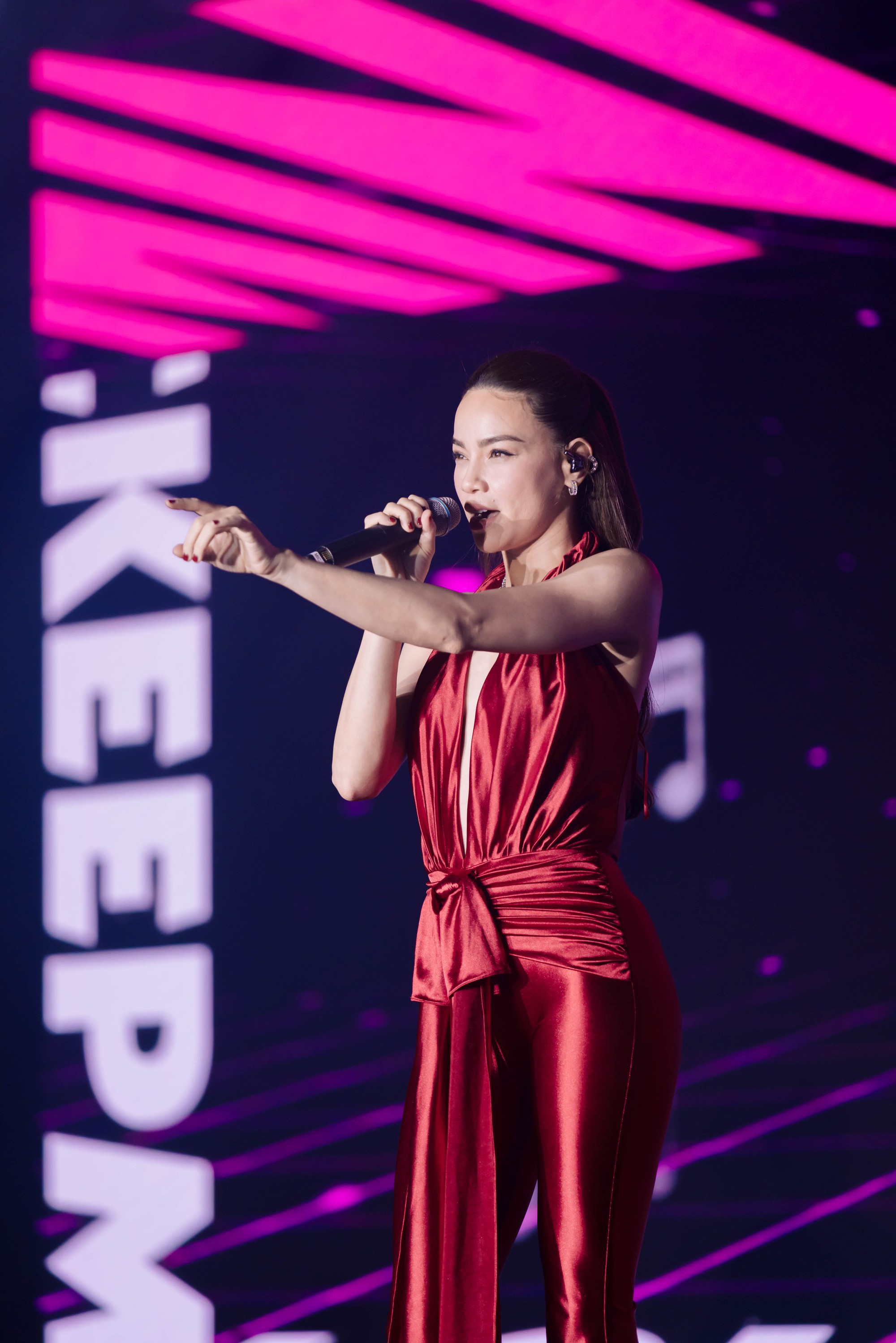 Nh&igrave;n lại những m&agrave;n tr&igrave;nh diễn tại Gala Better Choice Awards 2026: Khi &acirc;m nhạc, &aacute;nh s&aacute;ng v&agrave; c&ocirc;ng nghệ c&ugrave;ng vượt qua giới hạn - Ảnh 27.
