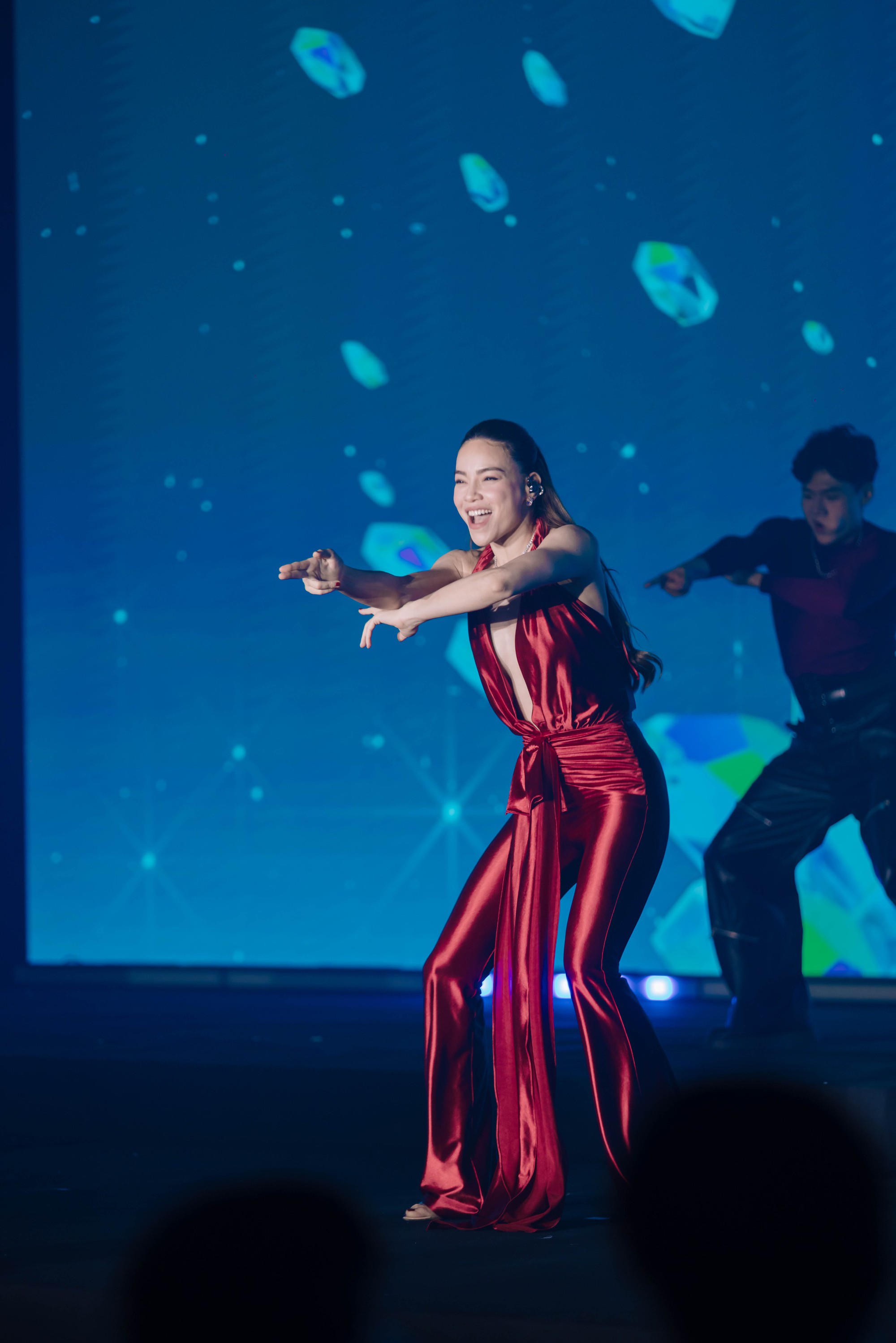 Nh&igrave;n lại những m&agrave;n tr&igrave;nh diễn tại Gala Better Choice Awards 2026: Khi &acirc;m nhạc, &aacute;nh s&aacute;ng v&agrave; c&ocirc;ng nghệ c&ugrave;ng vượt qua giới hạn - Ảnh 37.