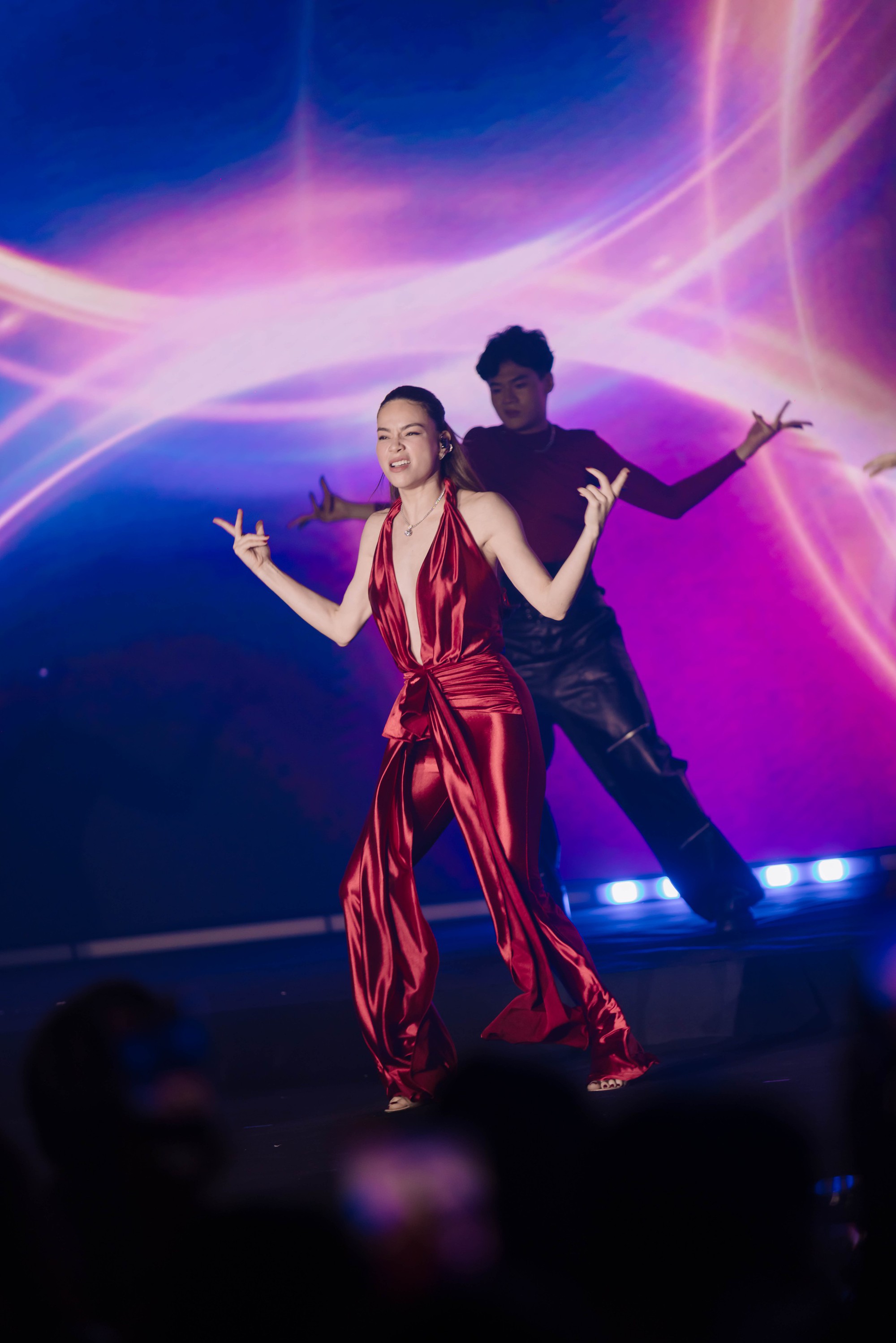 Nh&igrave;n lại những m&agrave;n tr&igrave;nh diễn tại Gala Better Choice Awards 2026: Khi &acirc;m nhạc, &aacute;nh s&aacute;ng v&agrave; c&ocirc;ng nghệ c&ugrave;ng vượt qua giới hạn - Ảnh 36.