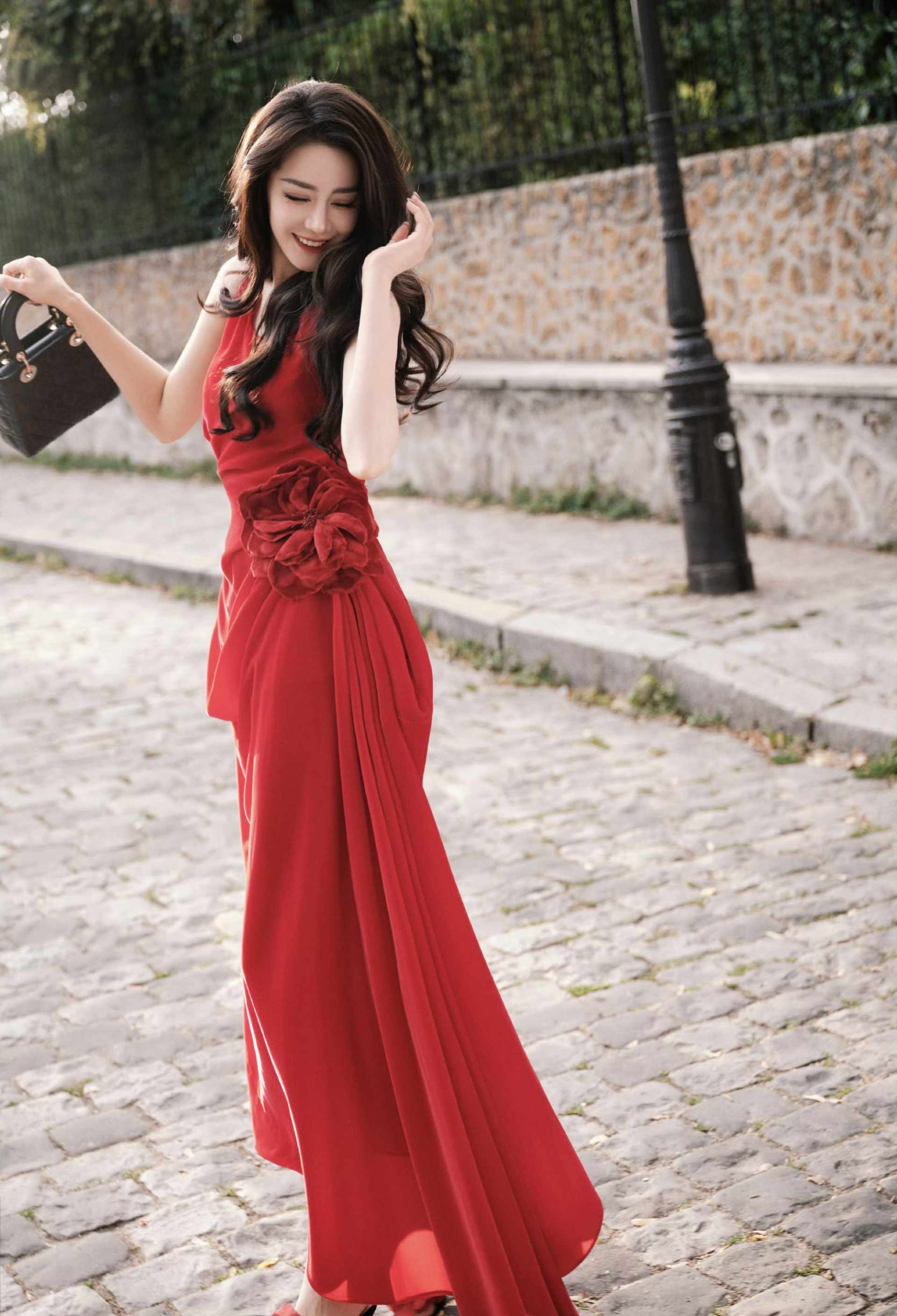 Địch Lệ Nhiệt Ba v&agrave; sự cố ảnh Dior: Điều g&igrave; đang xảy ra trong l&agrave;ng thời trang 2026 - Ảnh 5.
