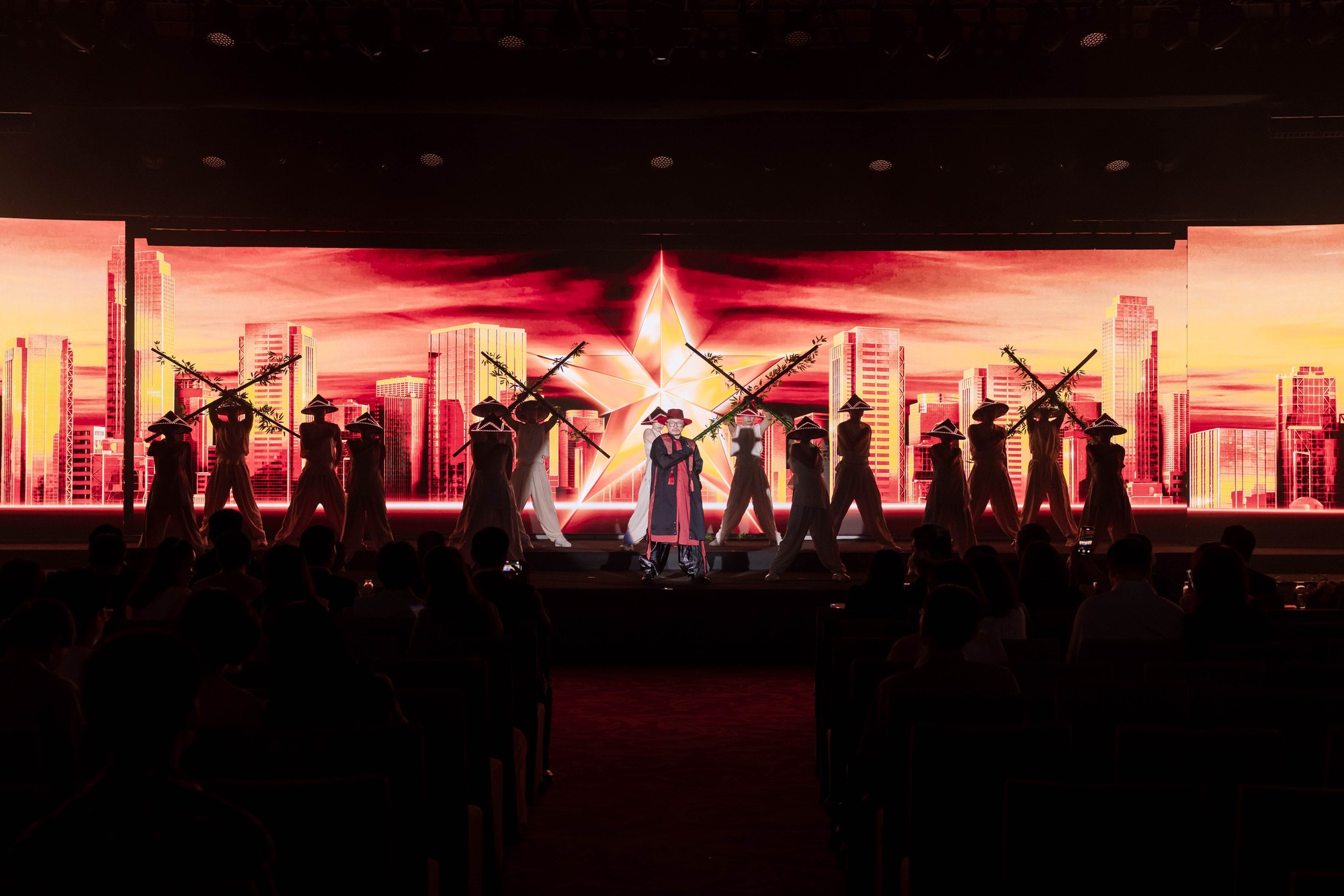 Nh&igrave;n lại những m&agrave;n tr&igrave;nh diễn tại Gala Better Choice Awards 2026: Khi &acirc;m nhạc, &aacute;nh s&aacute;ng v&agrave; c&ocirc;ng nghệ c&ugrave;ng vượt qua giới hạn - Ảnh 43.