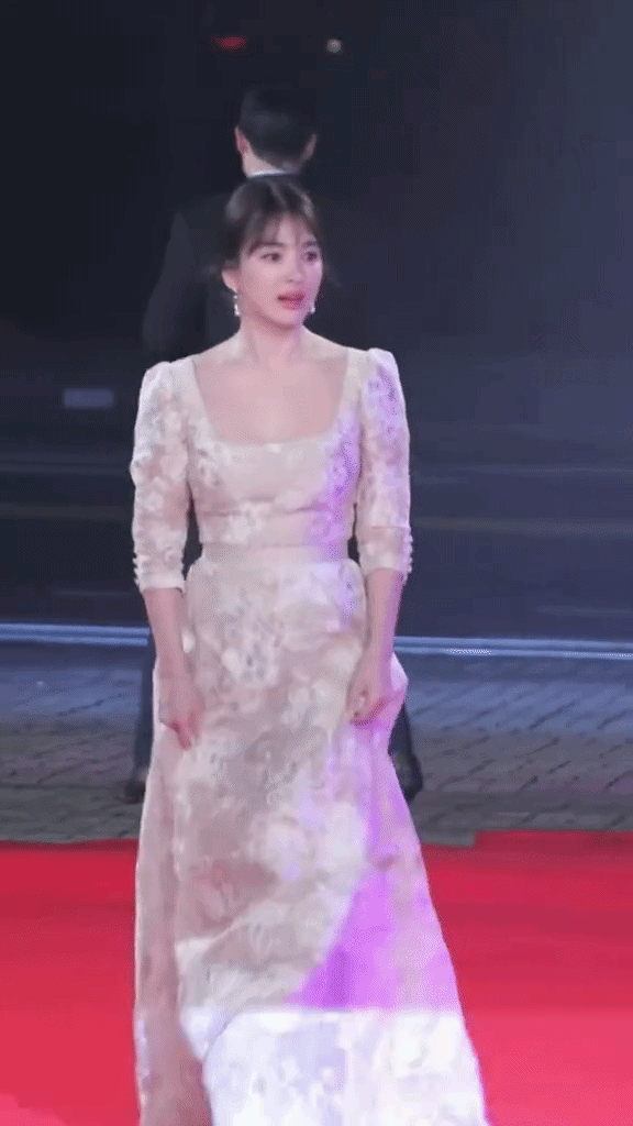 Song Hye Kyo: Mỹ nh&acirc;n đẹp bất biến của showbiz H&agrave;n từ 1996 đến nay - Ảnh 1.