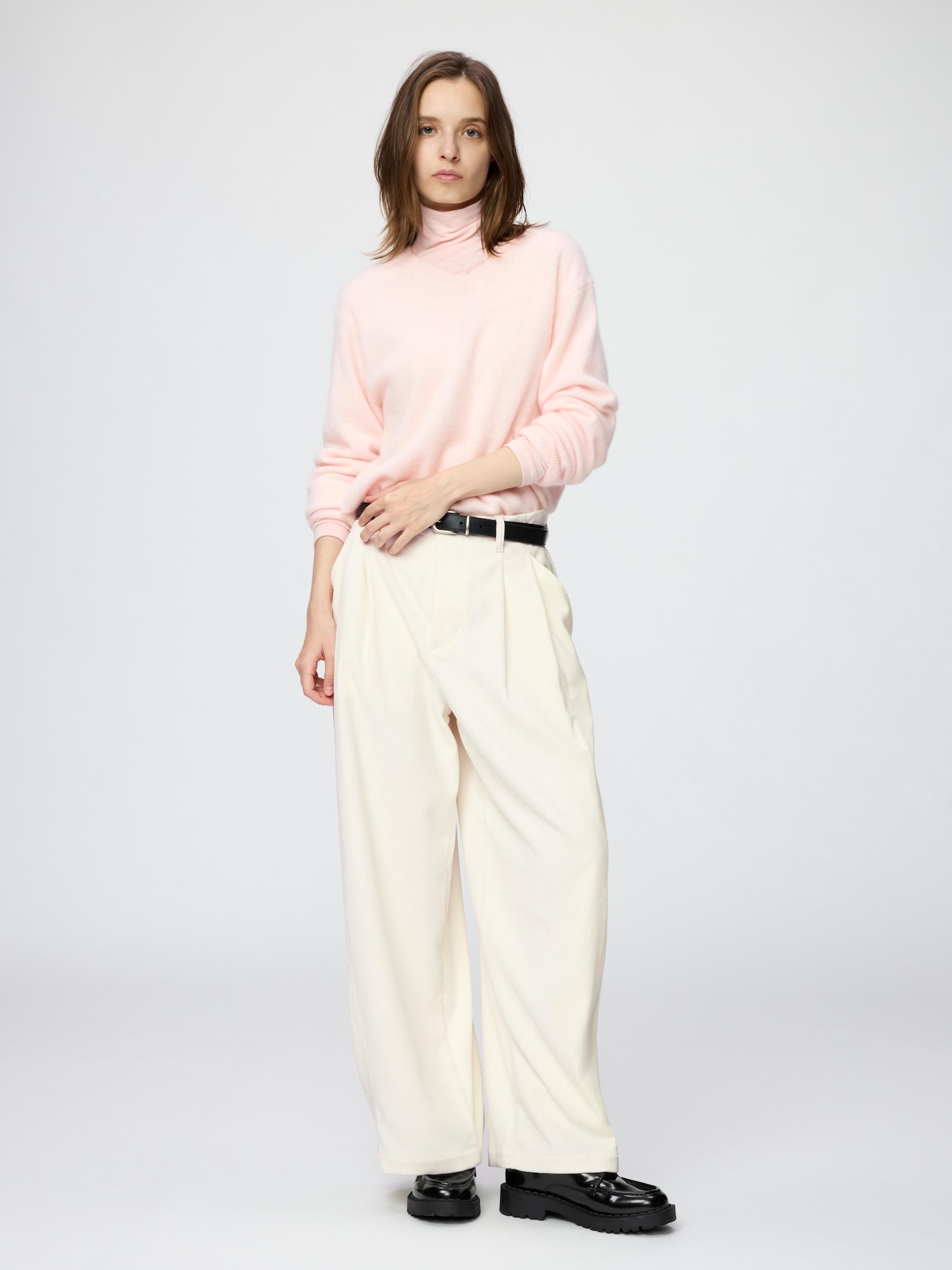 M&ugrave;a lạnh đẹp với 5 m&oacute;n basic kh&ocirc;ng cầu kỳ , phối dễ d&agrave;ng cho mọi outfit - Ảnh 1.