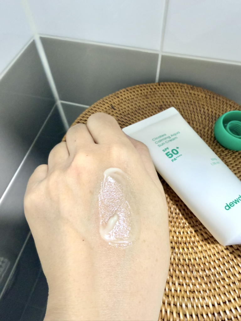 5 kem chống nắng dưỡng ẩm tốt, rất hợp với m&ugrave;a Thu hanh kh&ocirc; - Ảnh 1.